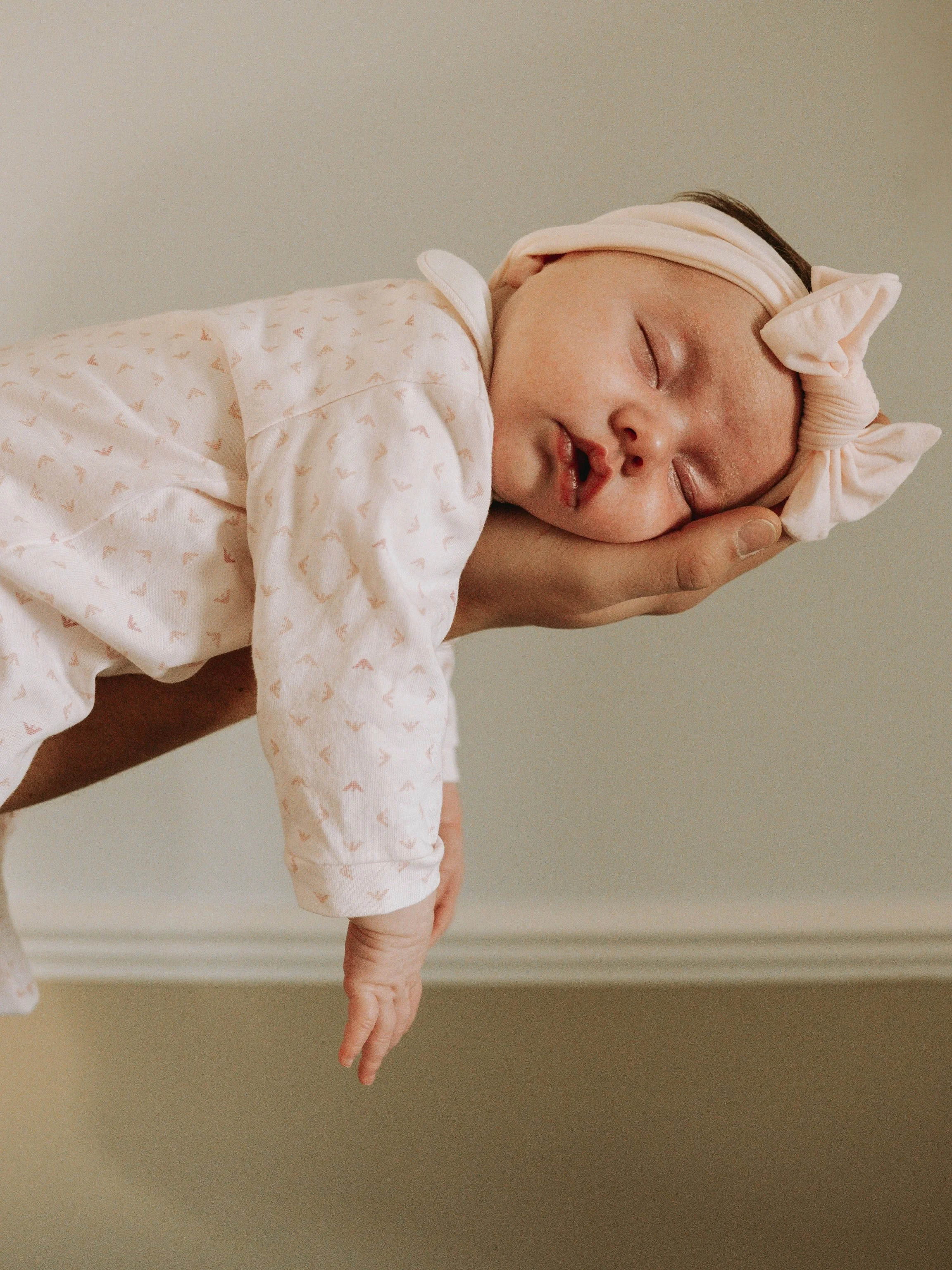 The sweetest sessions happen at home 🤍 I love photographing newborn and family sessions in your own space&mdash;everything feels more relaxed, comfortable, and naturally you.

If you&rsquo;ve been on the fence about booking an at-home photoshoot, ta