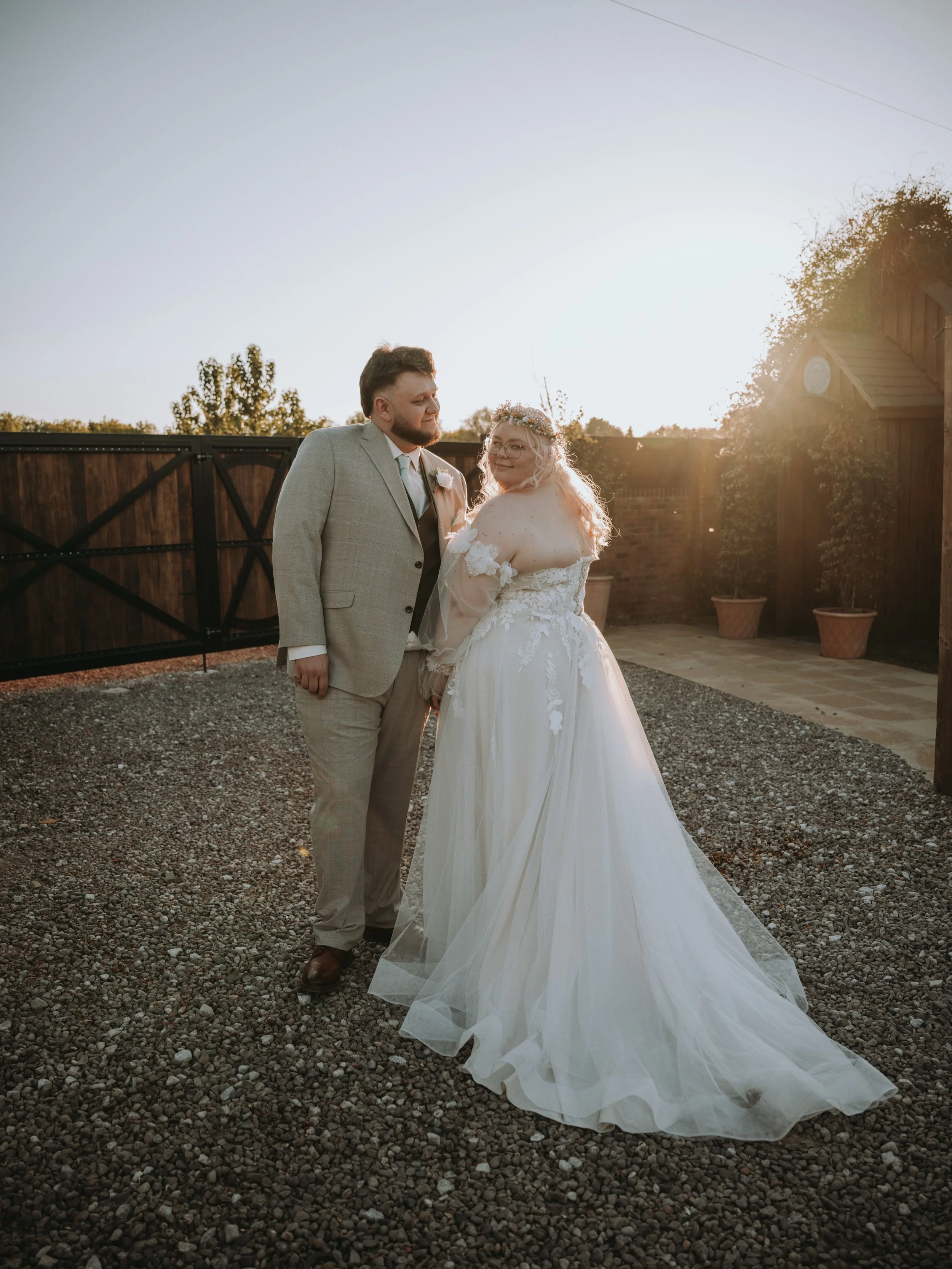 Happy 1 Year Anniversary to Amelia &amp; Conor! 🤍✨

Honestly it was such a pleasure capturing your special day this time last year! Such a fun filled day! I hope you&rsquo;ve had the most amazing first year as Mr &amp; Mrs! 🤍 

Venue: @cotonhousefa