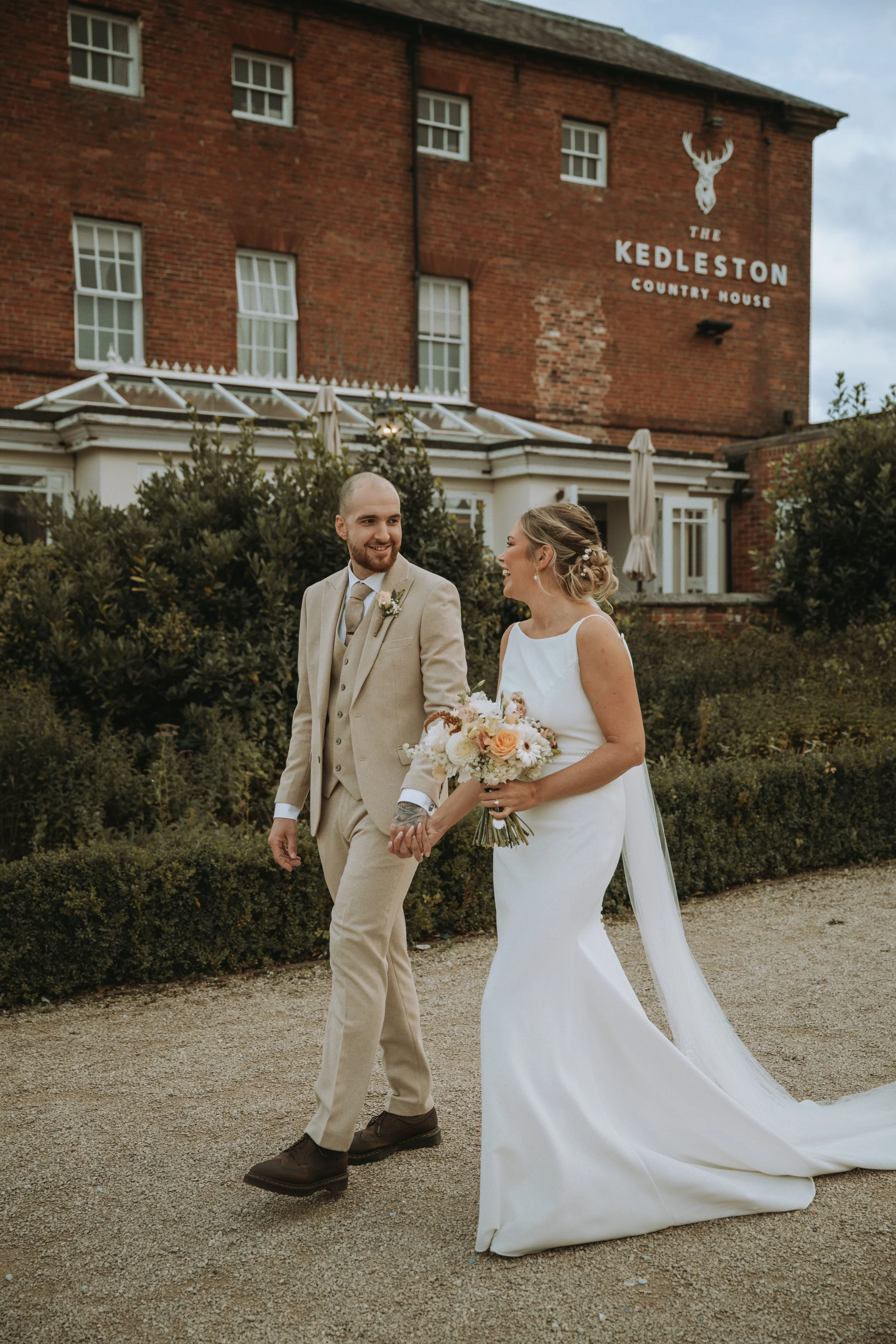 Charlotte + Jordan Previews-09.jpg