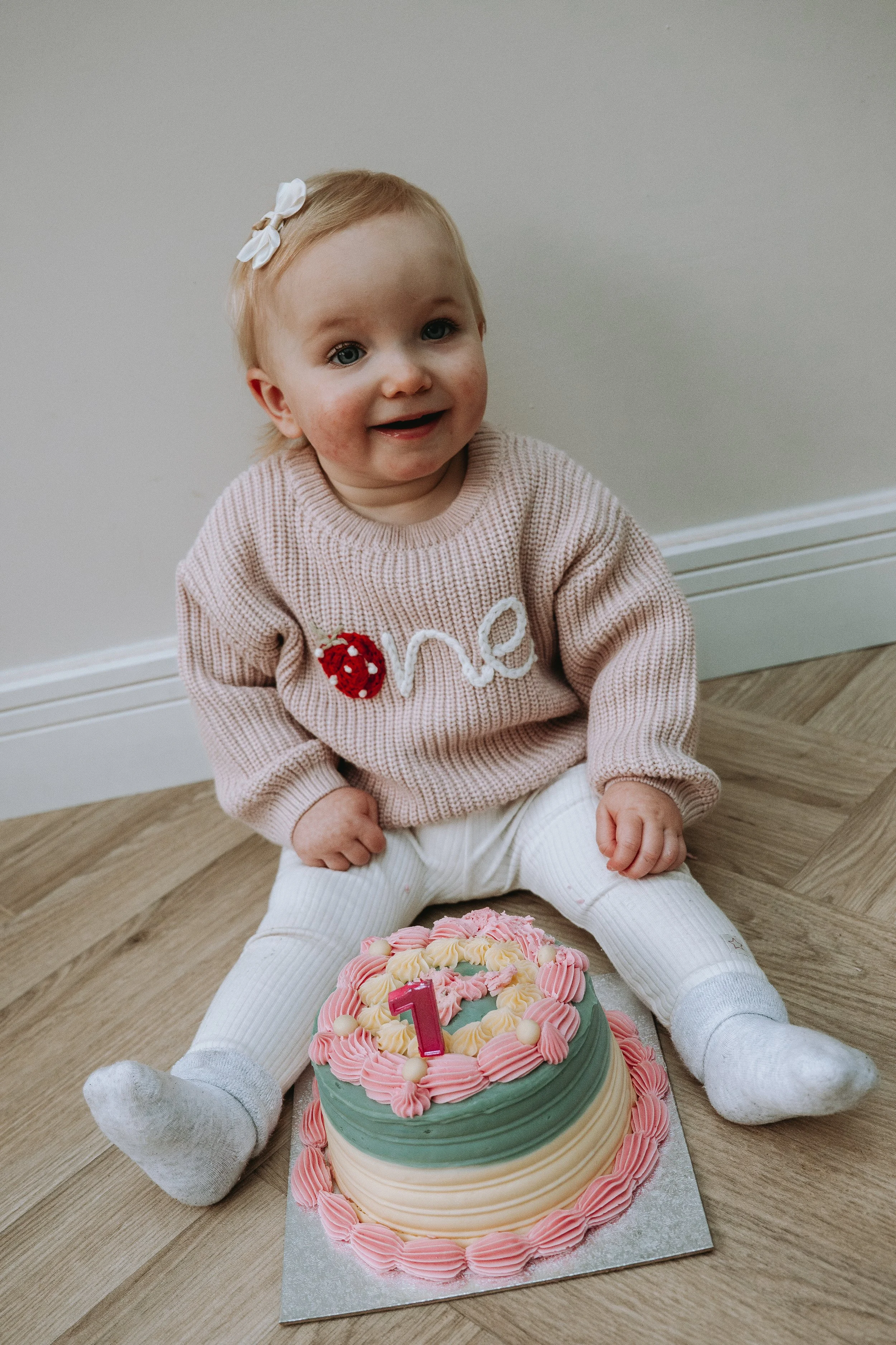 Lily Cake Smash-10.jpg