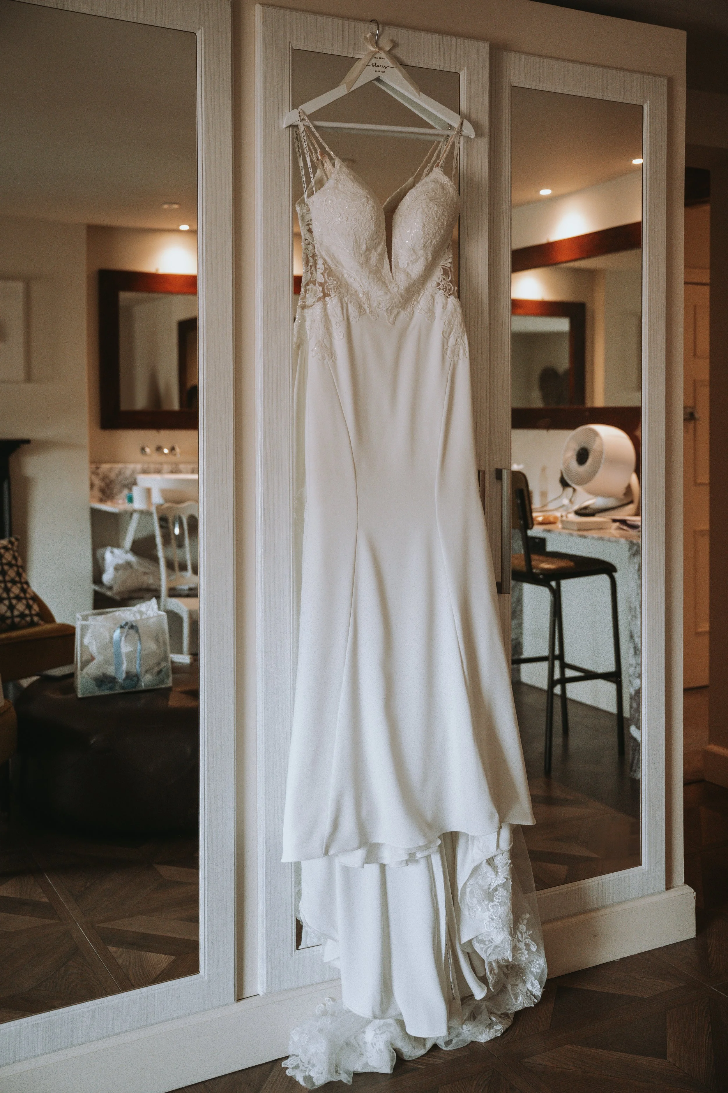 Stacey + Chris Previews-35.jpg