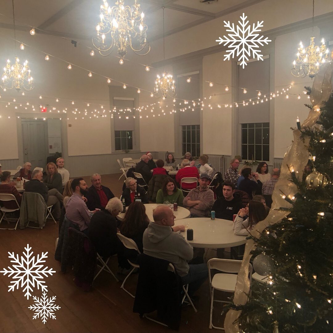 🎄Thank you all for coming out last night to trivia night! Thank you to @hanoverarts for hosting a successful evening of trivia! Click the link in our story for Brent&rsquo;s Christmas playlist!