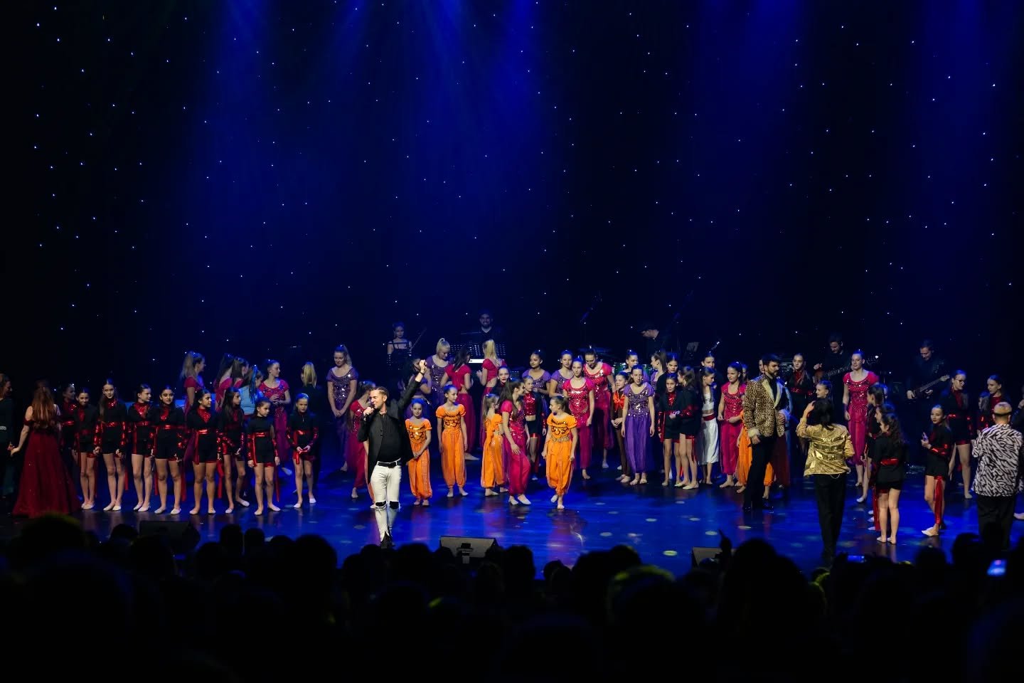 Es war einmal... eine traumhafte Show f&uuml;r die
ganze Familie!✨️❤️

Am 05.01. durften unser @highvillage_showteam und die
@highvillage_showtrix bei @show_impact im Festspielhaus in F&uuml;ssen teilnehmen.
Eine unglaublich tolle M&ouml;glichkeit vo