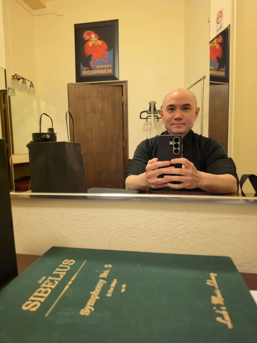 Pre-show in Great Falls, MT 😊

Thanks for a fun week of incredible music @gfsymphony 🙏

#dogdadmaestro
#conductor
#conductorlife #classicalmusic #montana