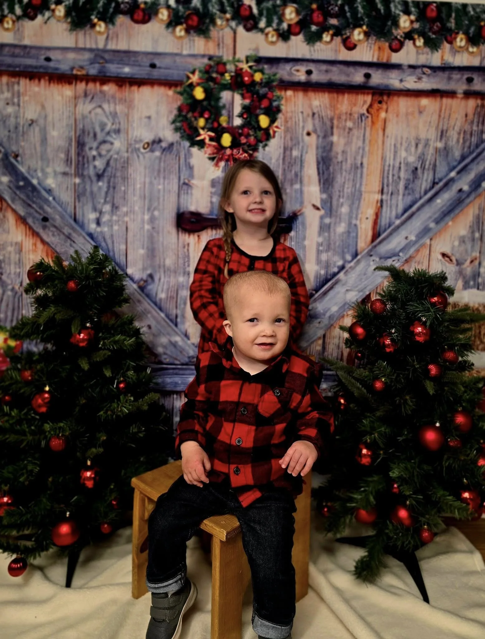 Alpena 2026 Jan siblings in tree pic.jpg