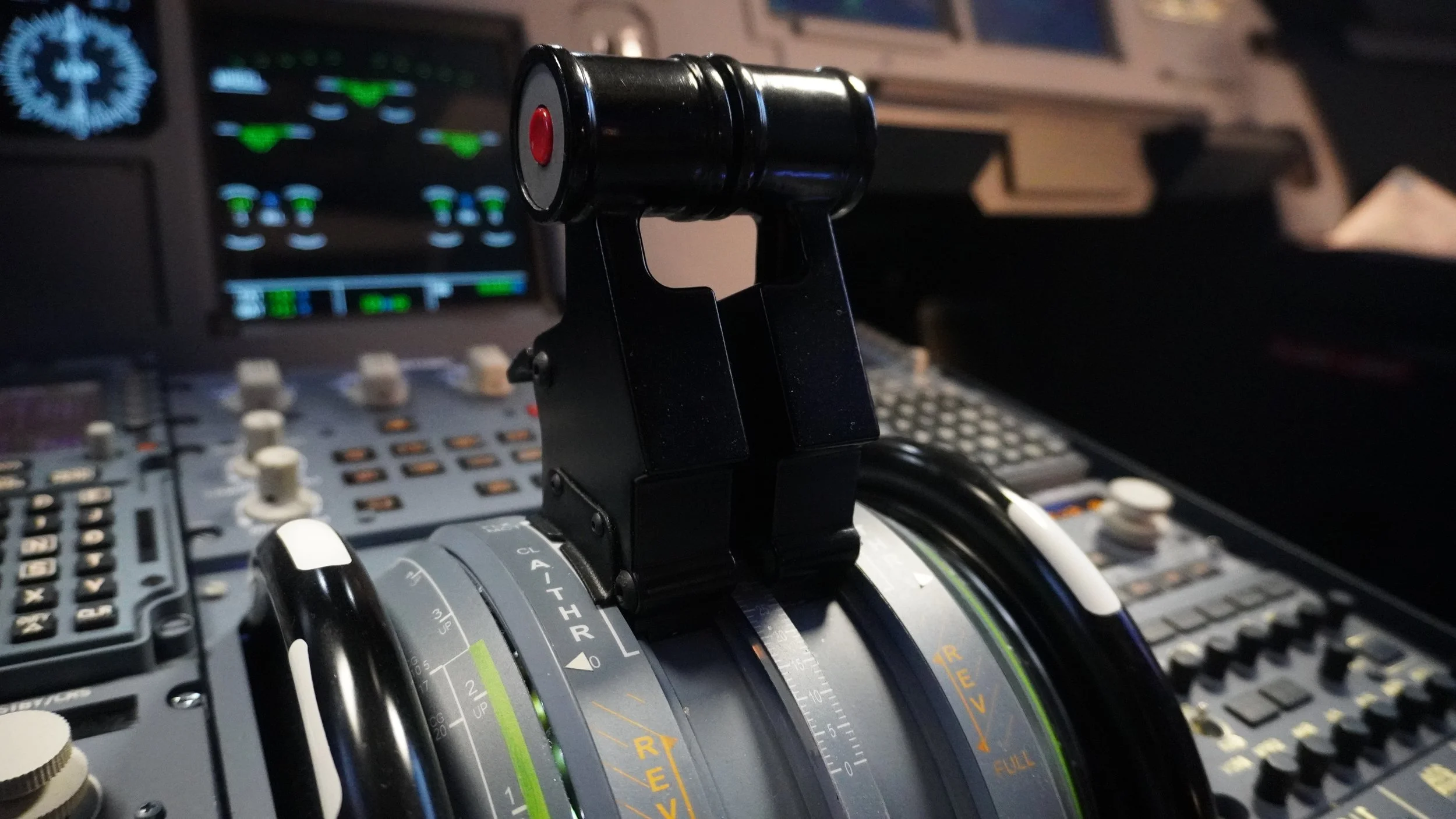 Manette des gaz Airbus A320 sur simulateur de vol professionnel FNPT FTD aviation civile pilotage cockpit formation pilote ligne