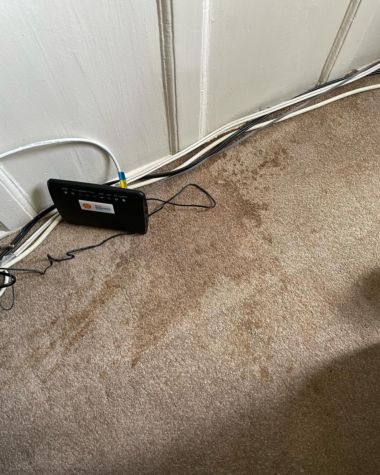 𝐂𝐨𝐟𝐟𝐞𝐞/𝐓𝐞𝐚 𝐬𝐭𝐚𝐢𝐧 𝐫𝐞𝐦𝐨𝐯𝐚𝐥 ⁣
⁣
Our technicians did a great job of removing this coffee/tea stain from behind a sofa 😄🏆
⁣
Carpet &amp; Upholstery cleaning starting from just &pound;30 🌟⁣
⁣
📅 BOOK TODAY!!!⁣⁣
⁣⁣
📞 01233 878070⁣⁣
