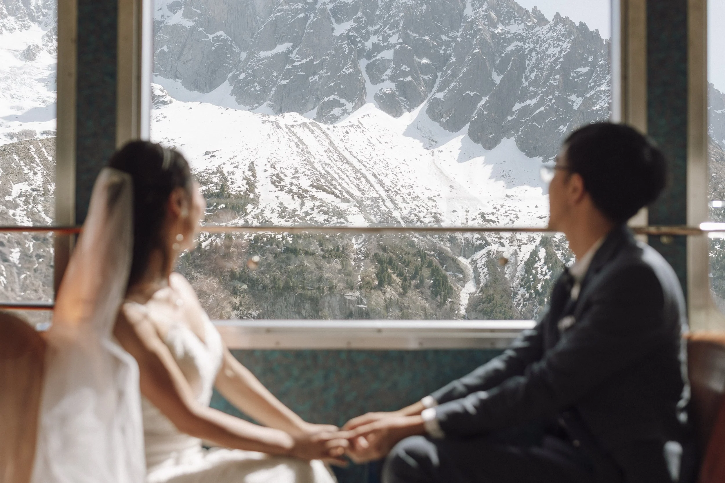 Pre-Wedding Photos in Switzerland and Chamonix: Capture your love in the Mountains
