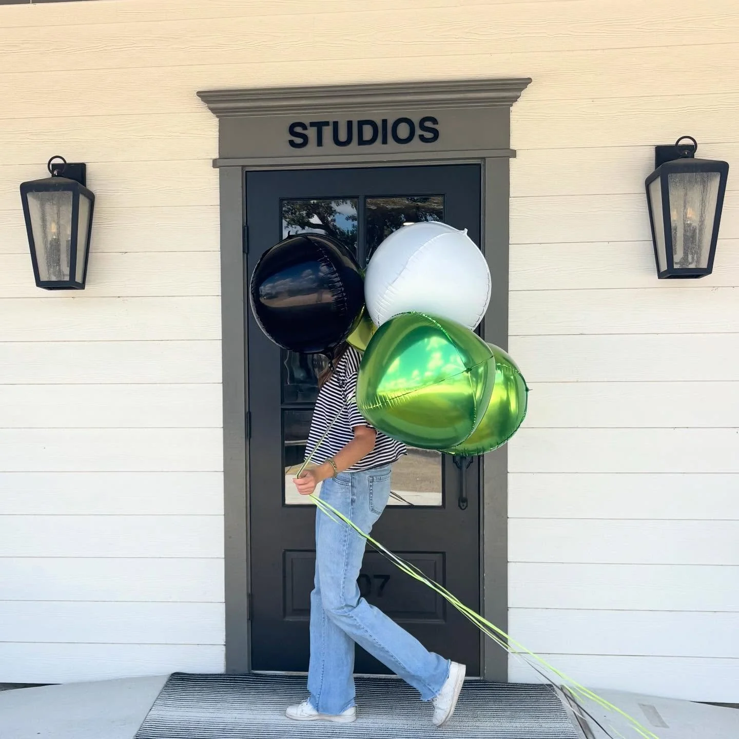 Preparing for our Pop-Up! December 4th 10am-1pm 

@wainwright.ceramics 
@linxbywildflowers 
@kingdom_cup_coffee 
@fields.of.flour