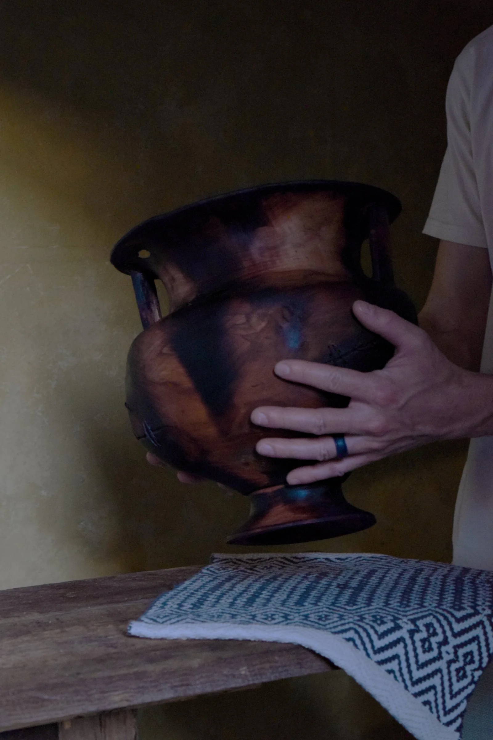 Krater Hold.jpg
