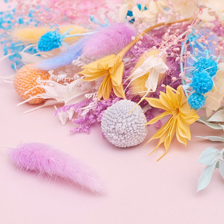 Safe Use of Non-Edible Dried Flowers on Cakes