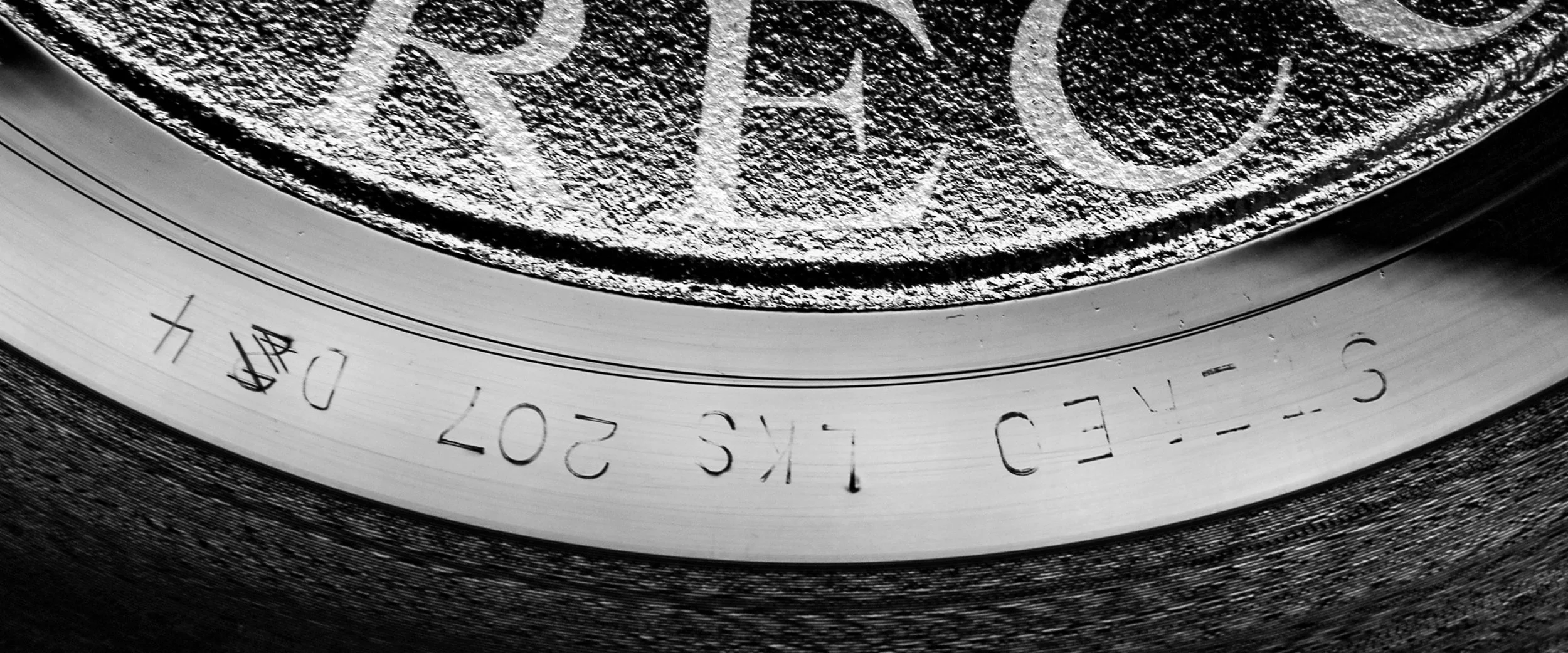 S7597 Lookin' Good!
Some of the strings c. 1961 are stamped "upside down," ie. with the letters baseline on the label side. Kind of futzes with the "6 o'clock" orientation I've been assigning to the string on RCA plates.