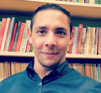 Dr. Elvin González