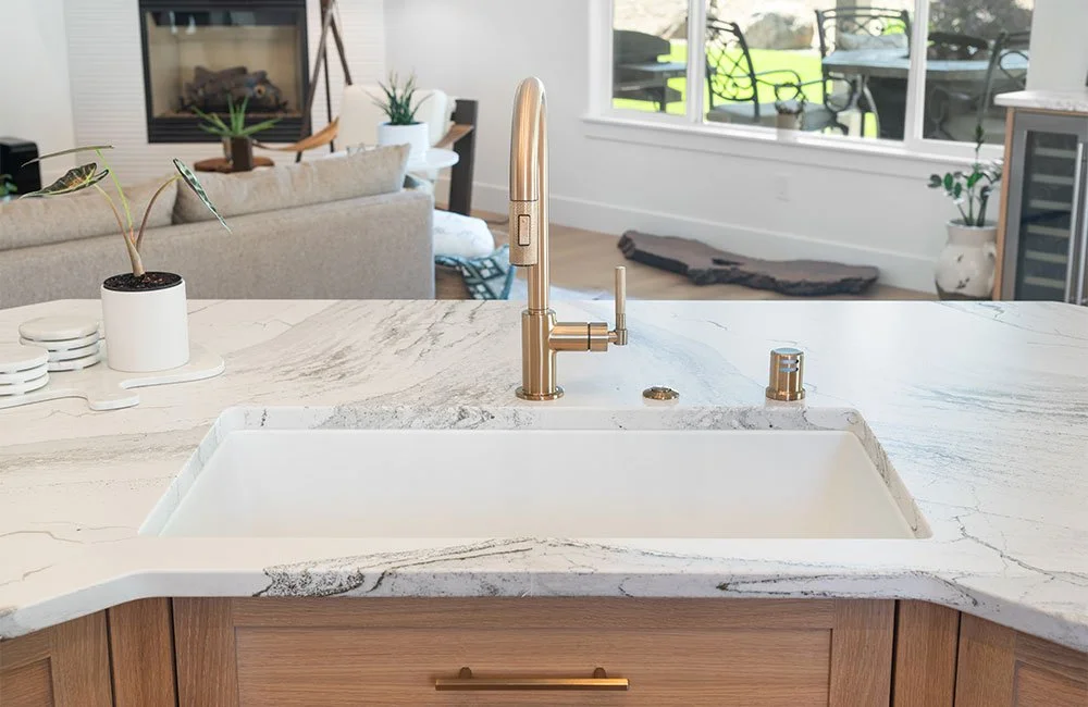 quartz countertops with veining