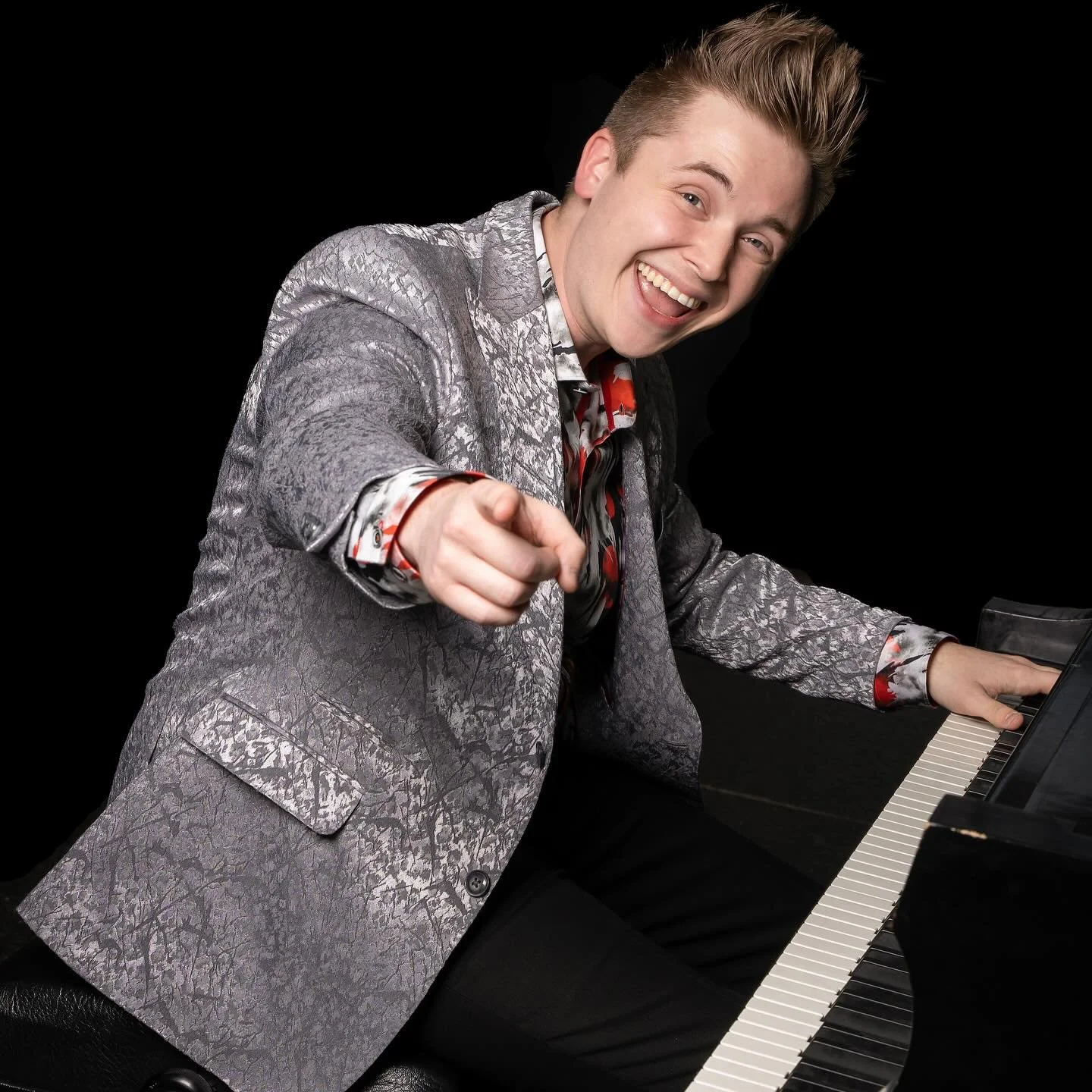 🎹 PERFORMER ANNOUNCEMENT 📢 

NGXB @thengxb is bringing his musical talent and piano skills to Dream Food Fest 2024! 🤩 From classical, to pop, or any genre, you name it! NGXB can do it all 🙌

Come see him live at Dream Food Fest 🫵

#dff #nj #food