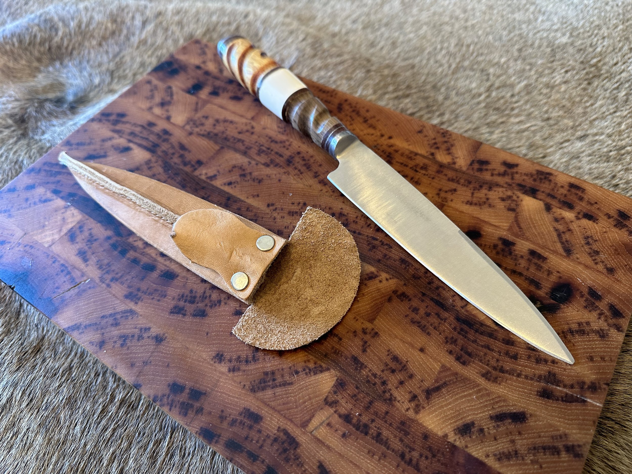 Mora, Red Stag, & Guayabera Gaucho Knife