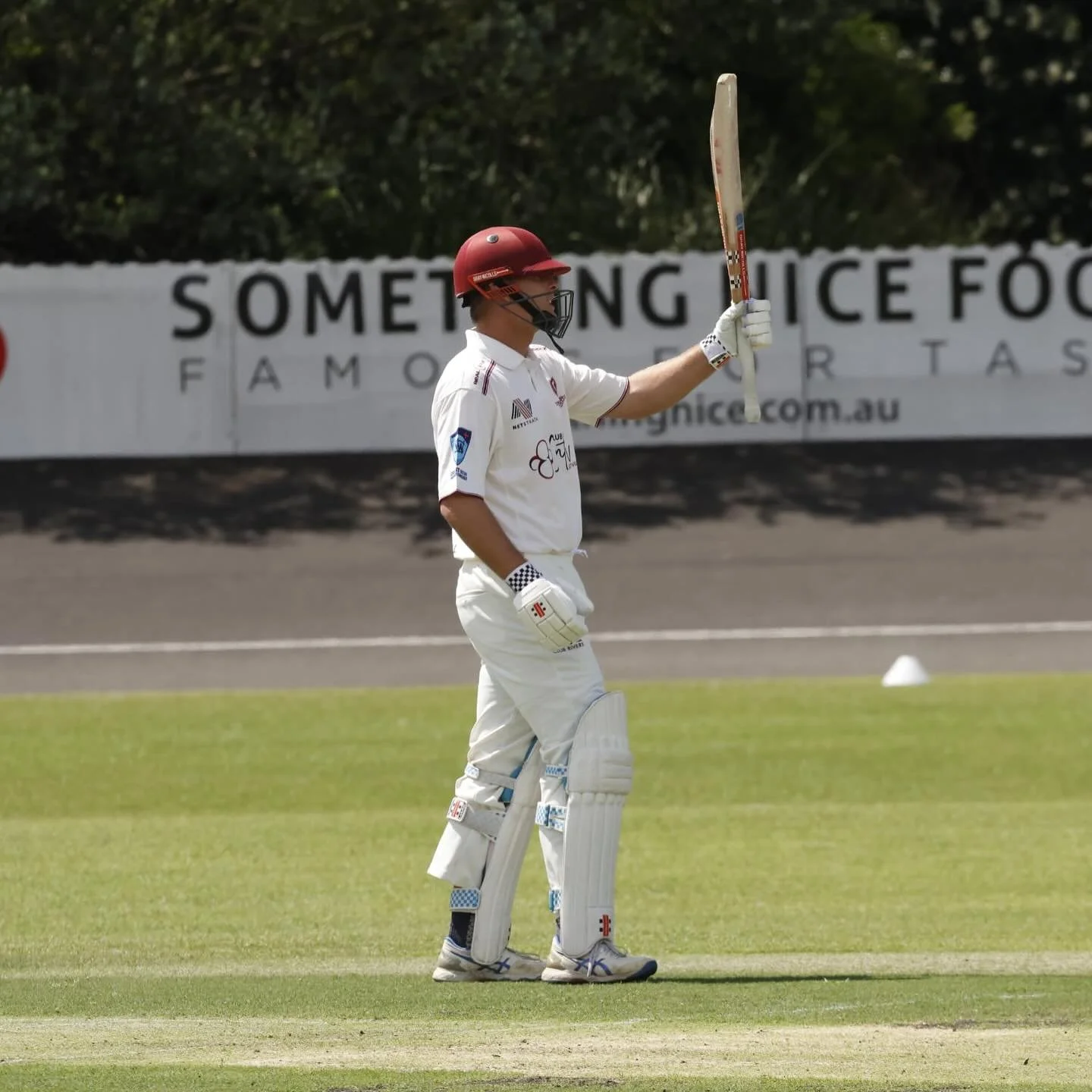 Keiran Beadon has produced his 2nd match winning innings in two weeks after his 61* for 3s yesterday helped his side take care of Mosman. He masterfully kept the innings afloat during the middle and accelerated beautifully towards the end, surging th