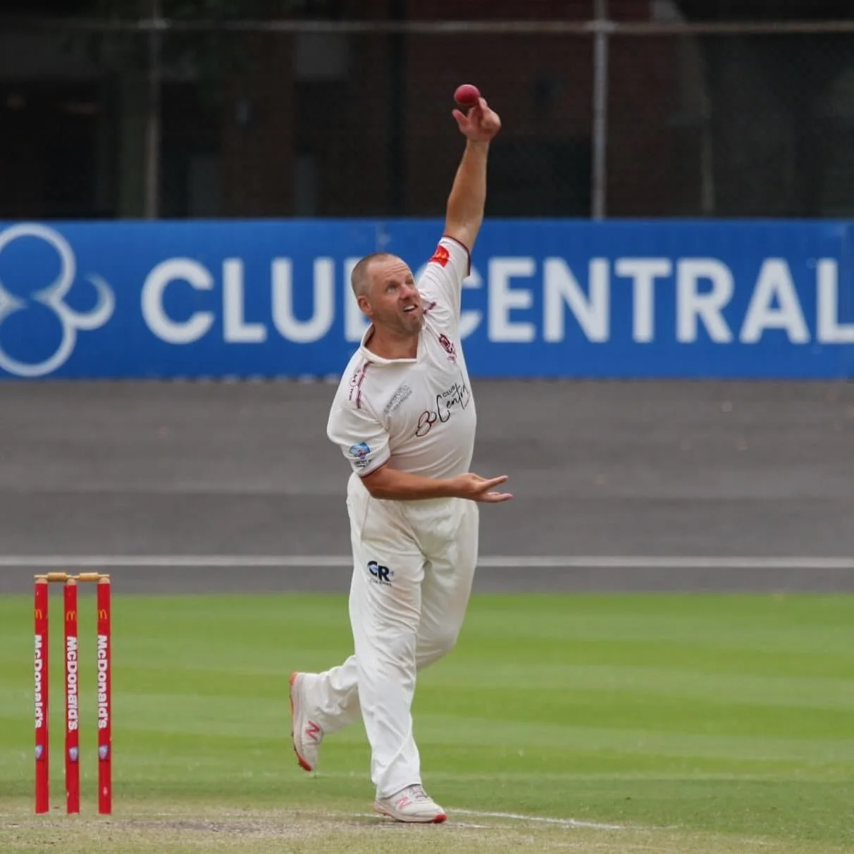 Bodney was back in a big way for 4s on the weekend with 3 crucial wickets. Defending 284, the boys had a heart stopping 8 run win, secured in the final minutes, during a final over that included a dropped catch, a stumping to make it 9 down and a run