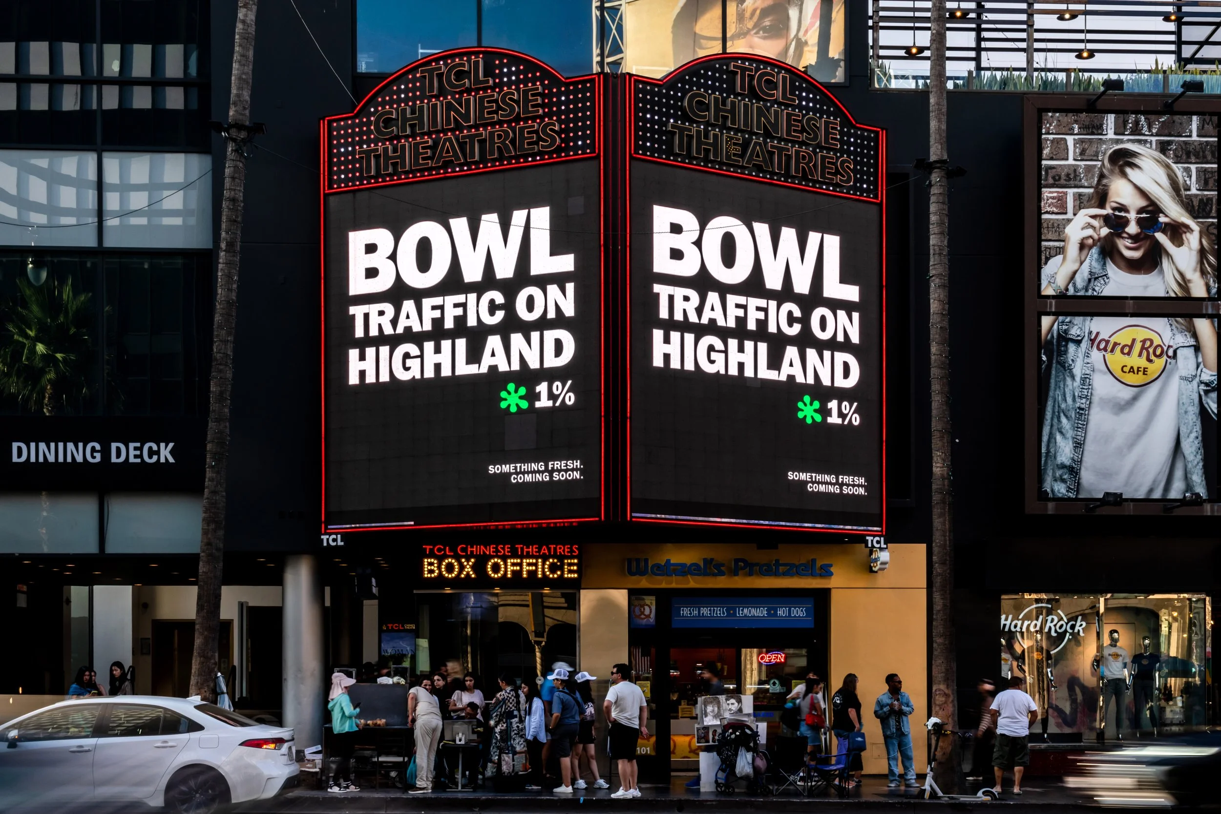 Chinese Theater - Sunset Blvd and Highland Ave - 4.jpg
