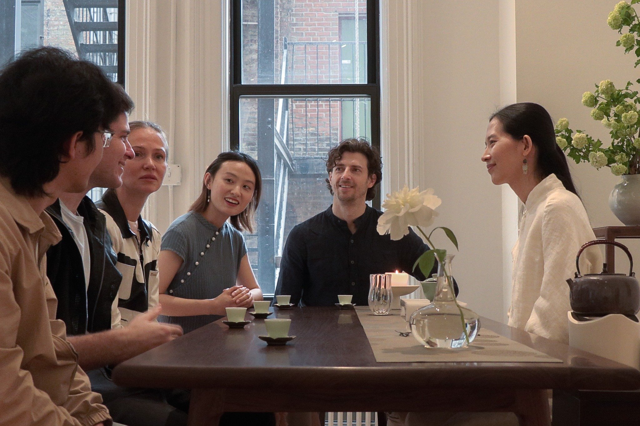 As spring turns to summer, a gathering of tea and music unfolded as planned. On May 17th, we hosted two special tea ceremonies together with ALT Alliance and @drjingwen at Teasthetic&rsquo;s NYC space as part of the NYCxDesign festival.

People from 