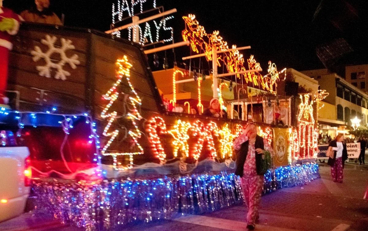 Pensacola Christmas Parade 2025 Guide: Route, Times, Parking, and What to Expect