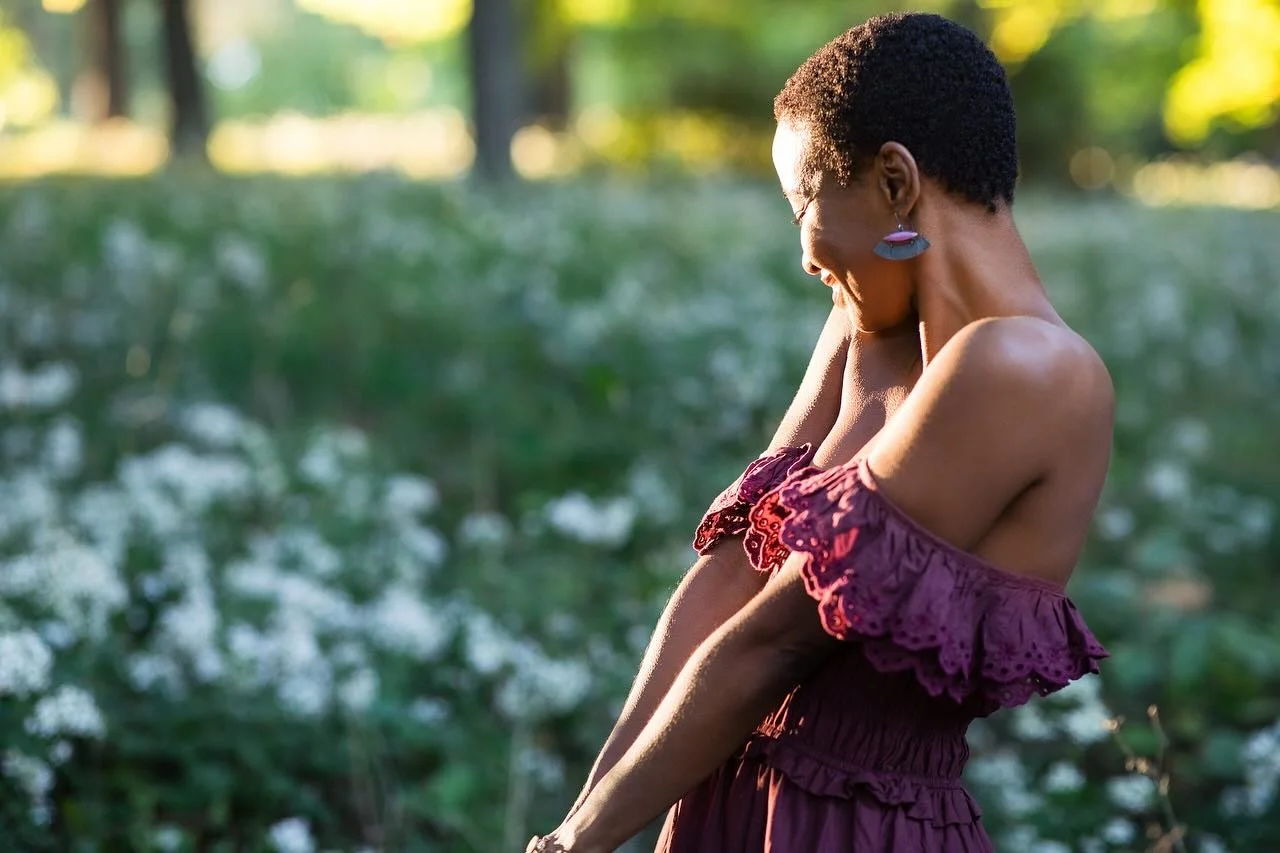 &ldquo;there is a tender thing i am 
made of i have always felt before&rdquo;

&mdash; nayyirah waheed

#selfcare #selflove #healing #mothernature #embodiedvoicecoach #embodiedvoice #embodiedvoiceandyoga #yogatherapy #shearose #nayyirahwaheed 

photo