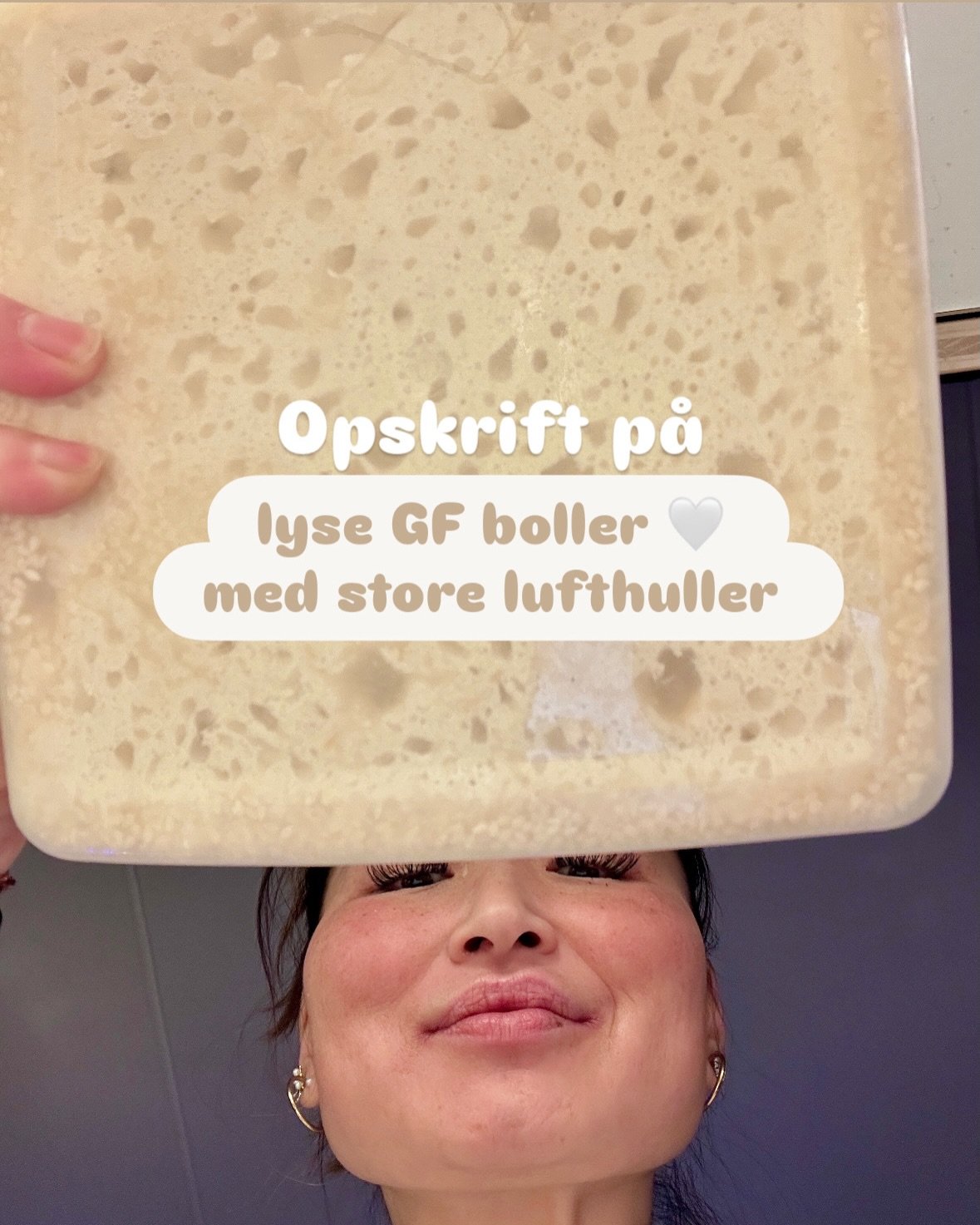 🐣 Lyse boller &ndash; perfekte til p&aring;skebordet

Bl&oslash;de, luftige og med spr&oslash;d skorpe 🥐✨

Her kommer opskriften p&aring; nogle helt igennem fantastiske, sk&oslash;nne LYSE boller med masser af store lufthuller. Opskriften har v&ael