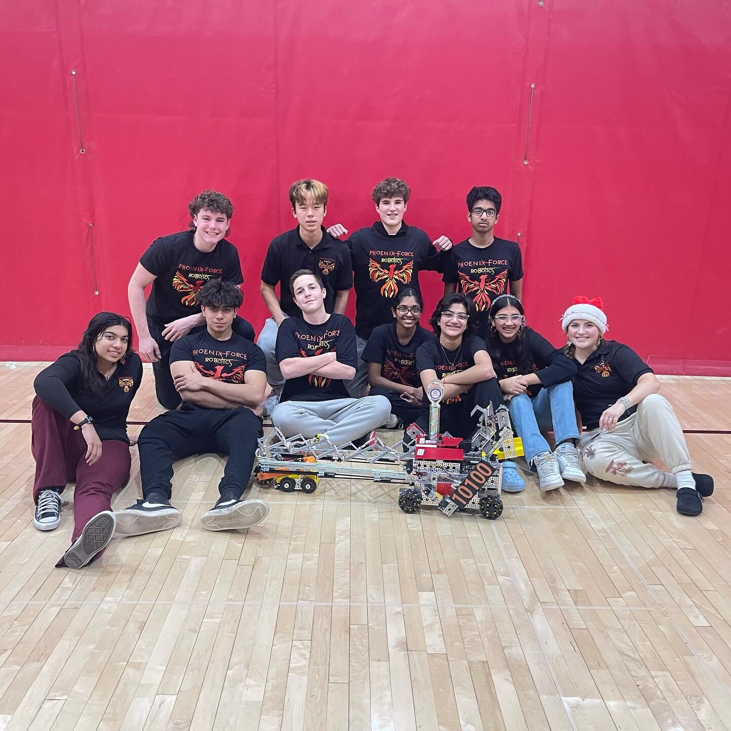 🔒 locked in 
Had a blast at the @lakeshorefirstrobotics Qualifer hosted at Valders high school; Big thanks to all of the volunteers who made it possible! We were second alliance captain and won the inspire award, giving us the advancement to state🤝