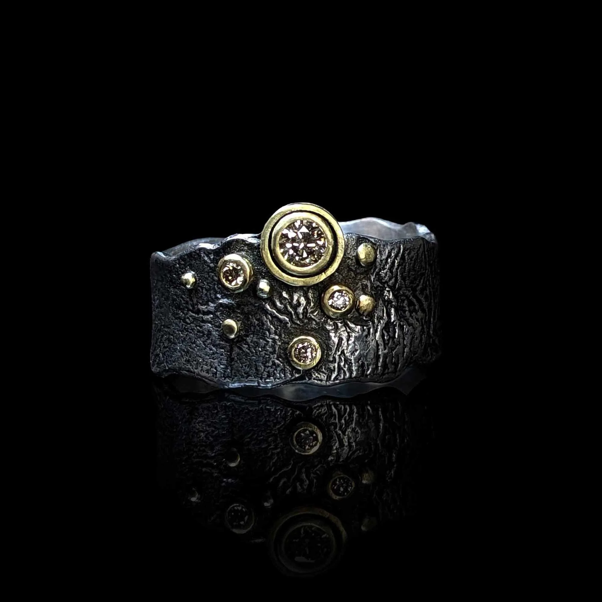 4_Diamond-Textured-Ring_.jpg