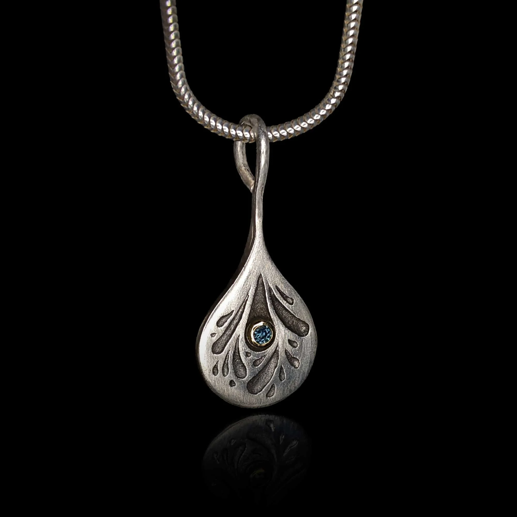 Blue_Sapphire_Drop_Pendant2_.jpg