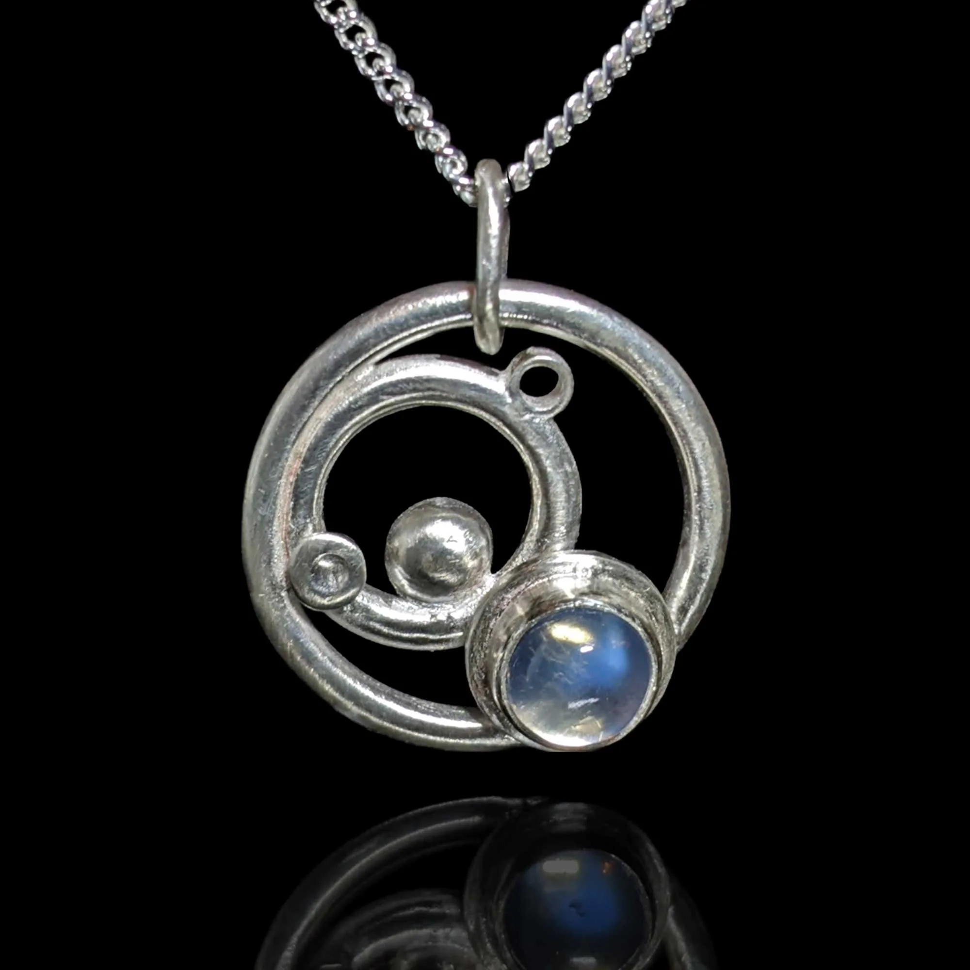 Moon_Circle_Pend_1_.jpg