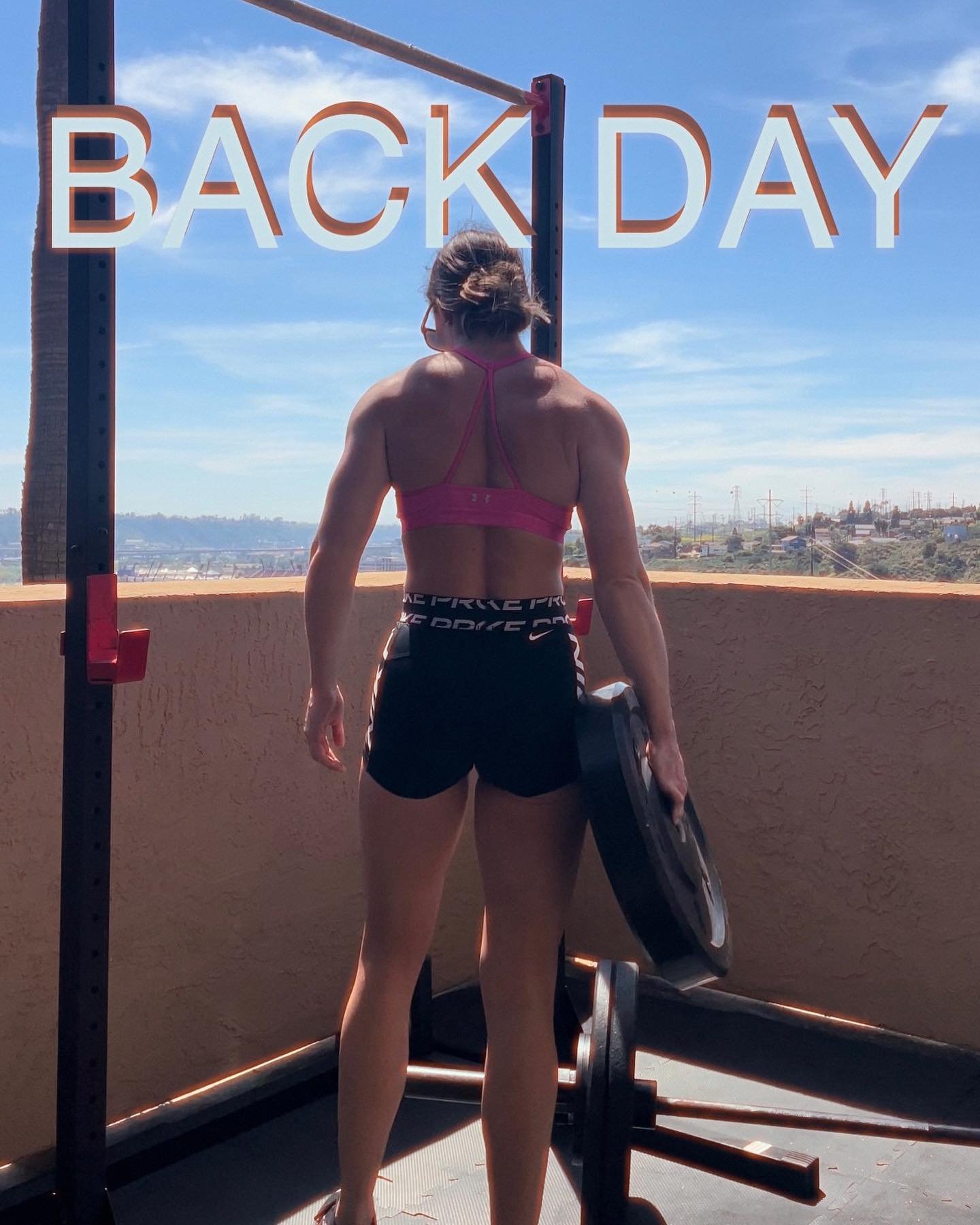 5️⃣ exercises I love on back day ➡️
1 ⭐️ landmine side arm row
2 ⭐️ pendlay rows
3 ⭐️ landmine tbar row
4 ⭐️ landmine wide row
5 ⭐️ negative pull-ups

🥵 other back day exercises that I added into this workout bc back day is my favorite 👉🏼 cable la