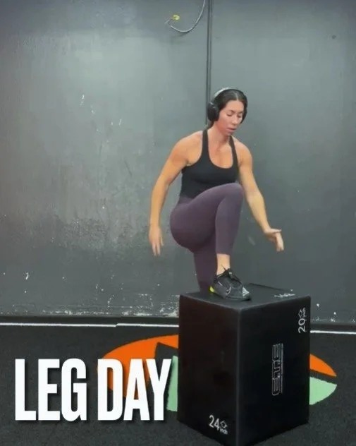 Took at lil break from instagram but back at it with a LEG DAYYYYYYYYYY 👊🏼
💥 1 min box jumps x 5 (try not to fall)
💥 4 x 8 back squats
💥 3 x 12 front squats
💥 3 x 12 barbell step ups
💥 3 x 10 single leg hack squat
💥 4 x 50yards sled pull

If 