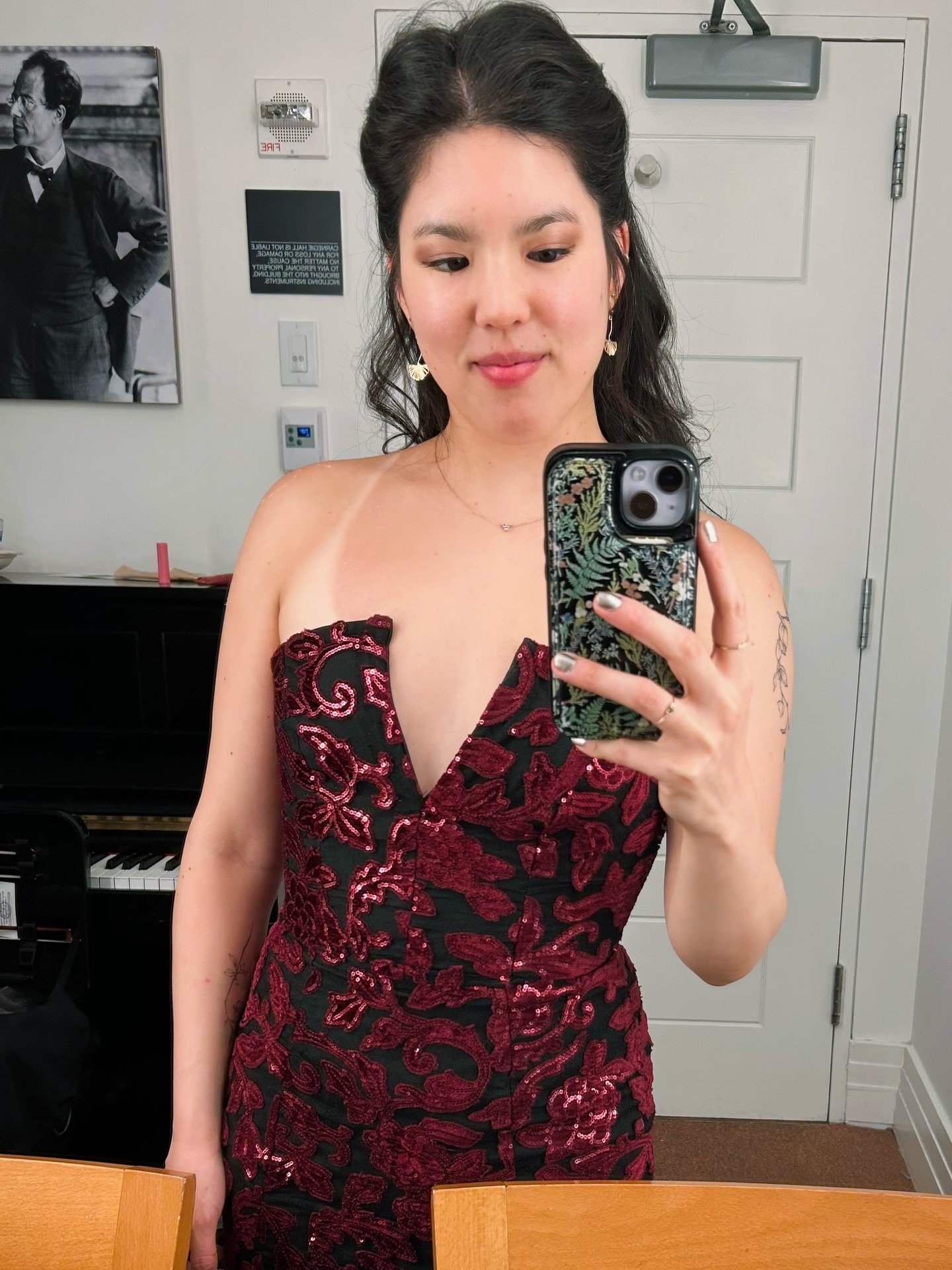 took a little of Brazil back with me ☀️ 😁 but so excited for our show tonight at @carnegiehall 

@davidbelkovski @colemanplayscello