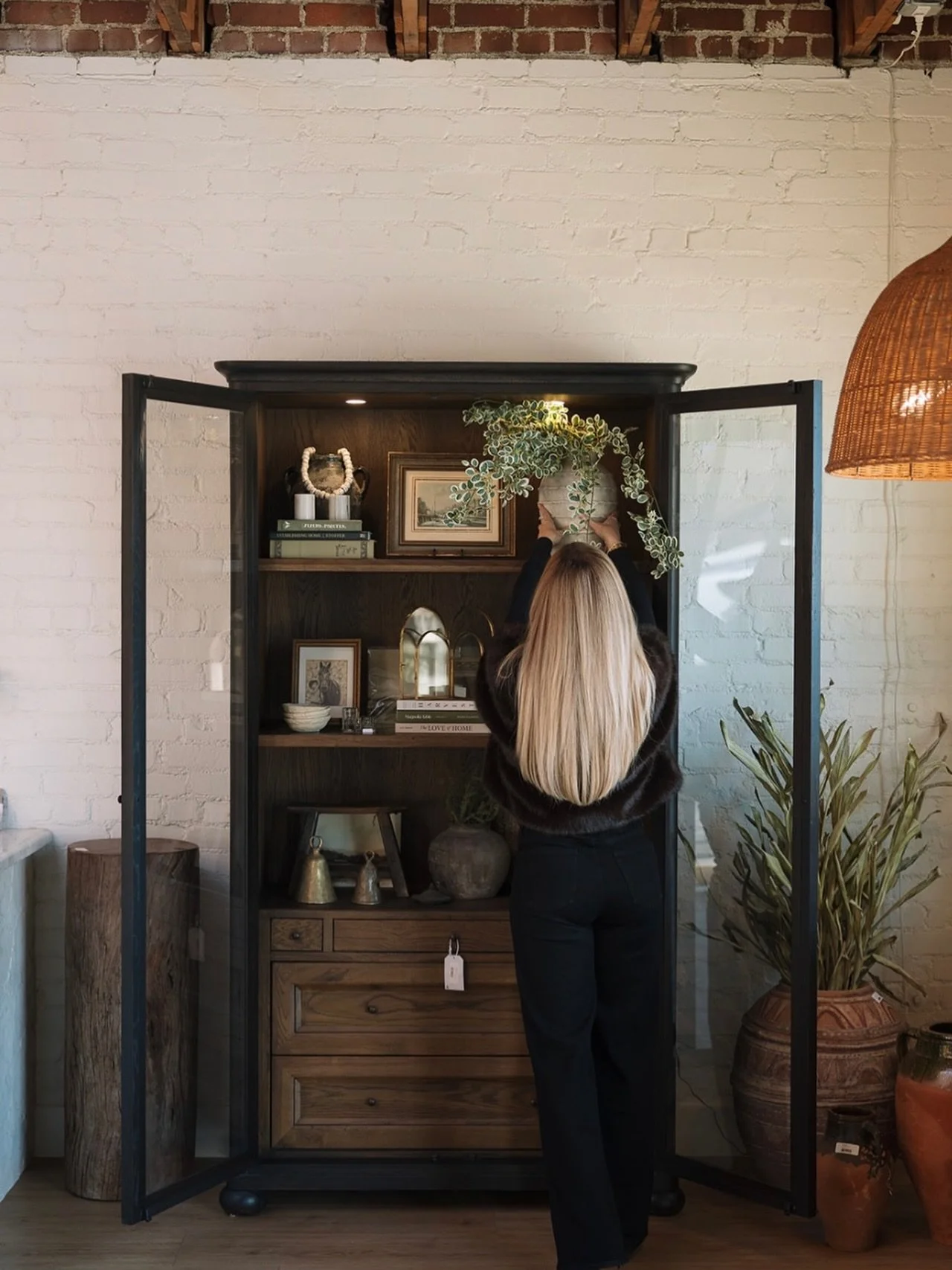 Our Josh two-tone cabinet : smoked black exterior, spiced oak interior, and all the details that make it unforgettable.

Find your next piece with us. Open 9-4 🤍