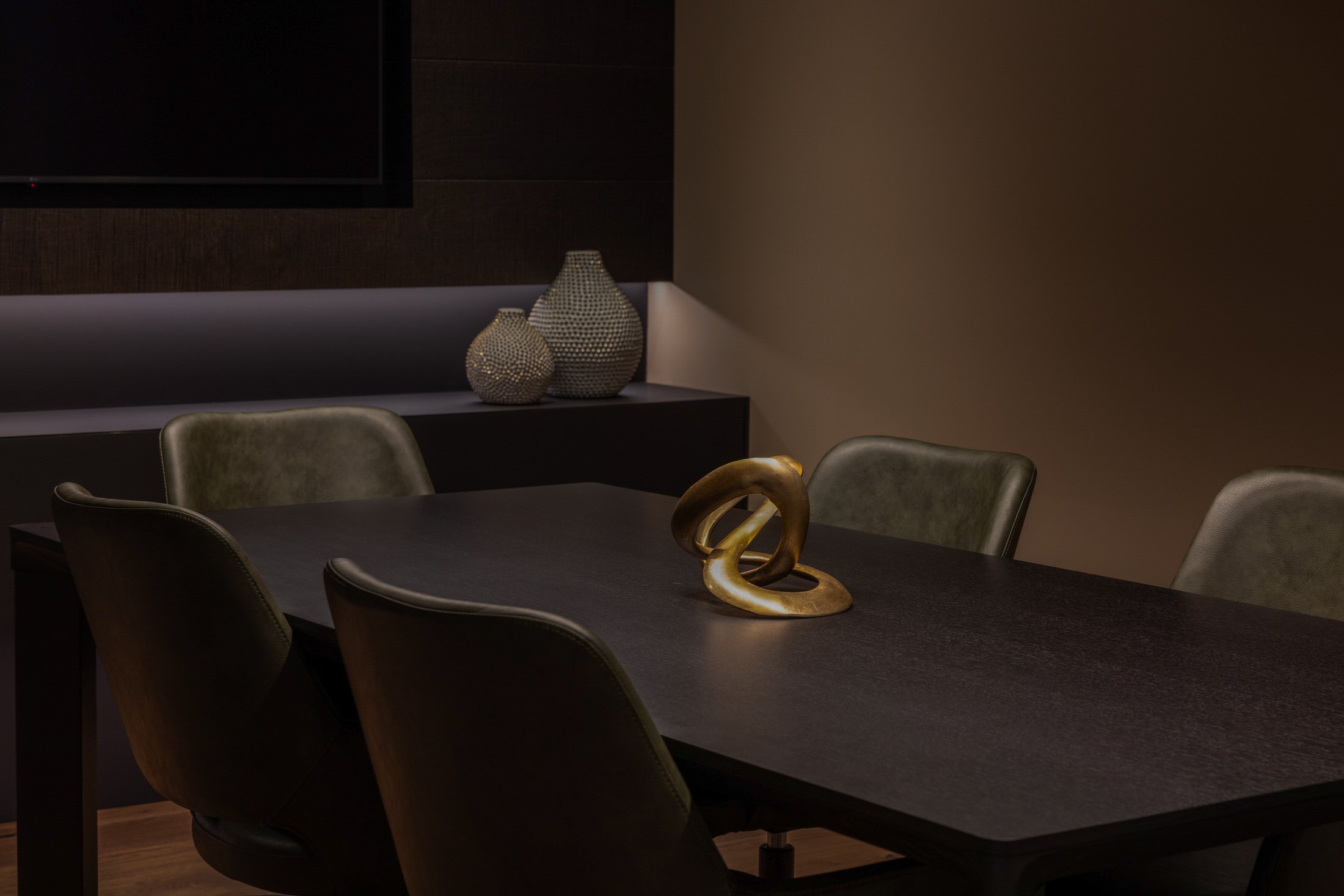  Space Planning and Commercial Fit-Out Design  
Good commercial design starts with how a space is used. Whether it's an office, hospitality venue, retail store, salon or clinic, we look closely at how your team works and how customers move through th