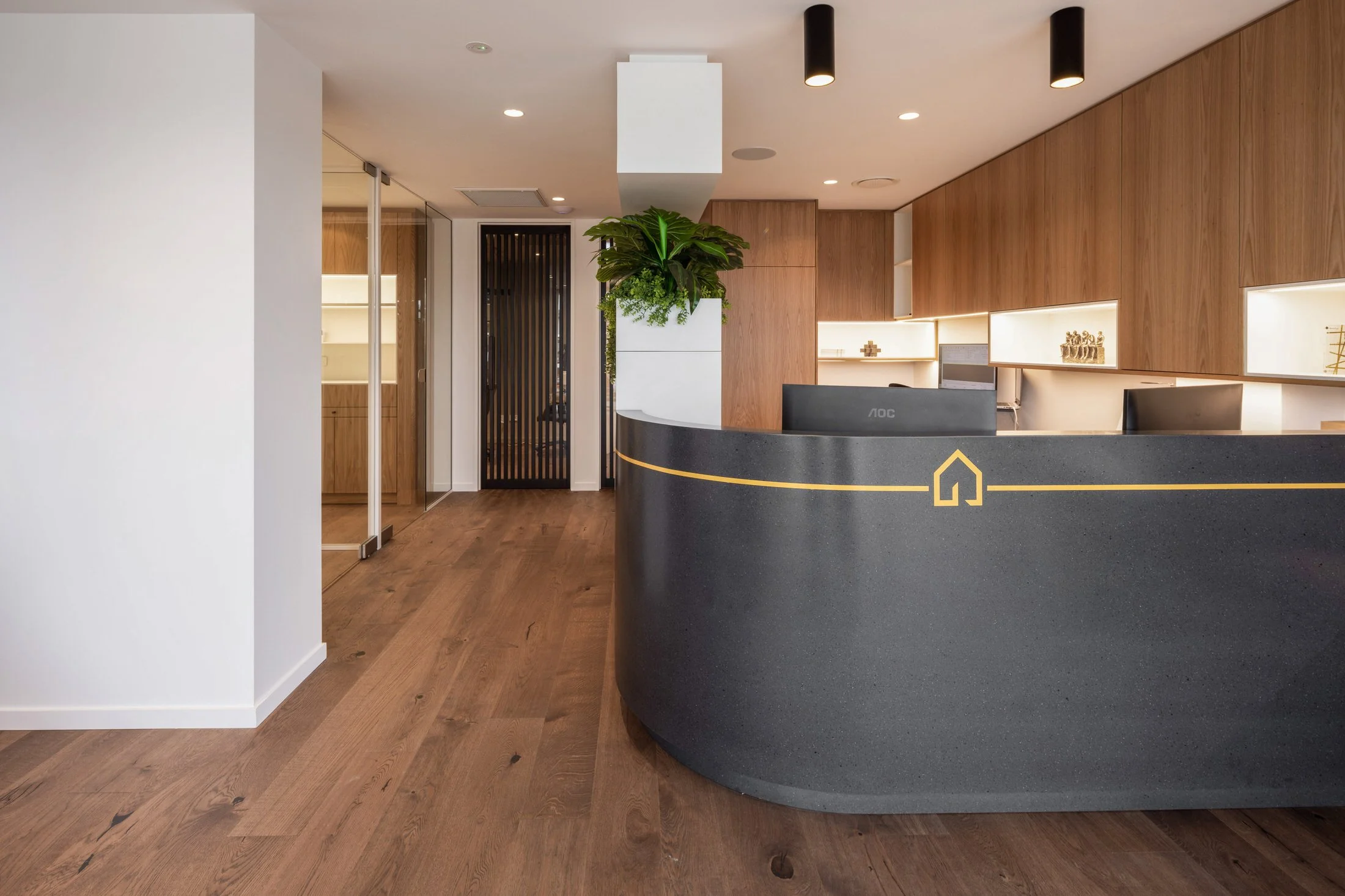  Bespoke Joinery and Design Documentation  
We design and fully document custom joinery, from reception counters and display units to kitchenettes, storage and vanities. Every project comes with detailed technical drawings, 3D renders and specificati
