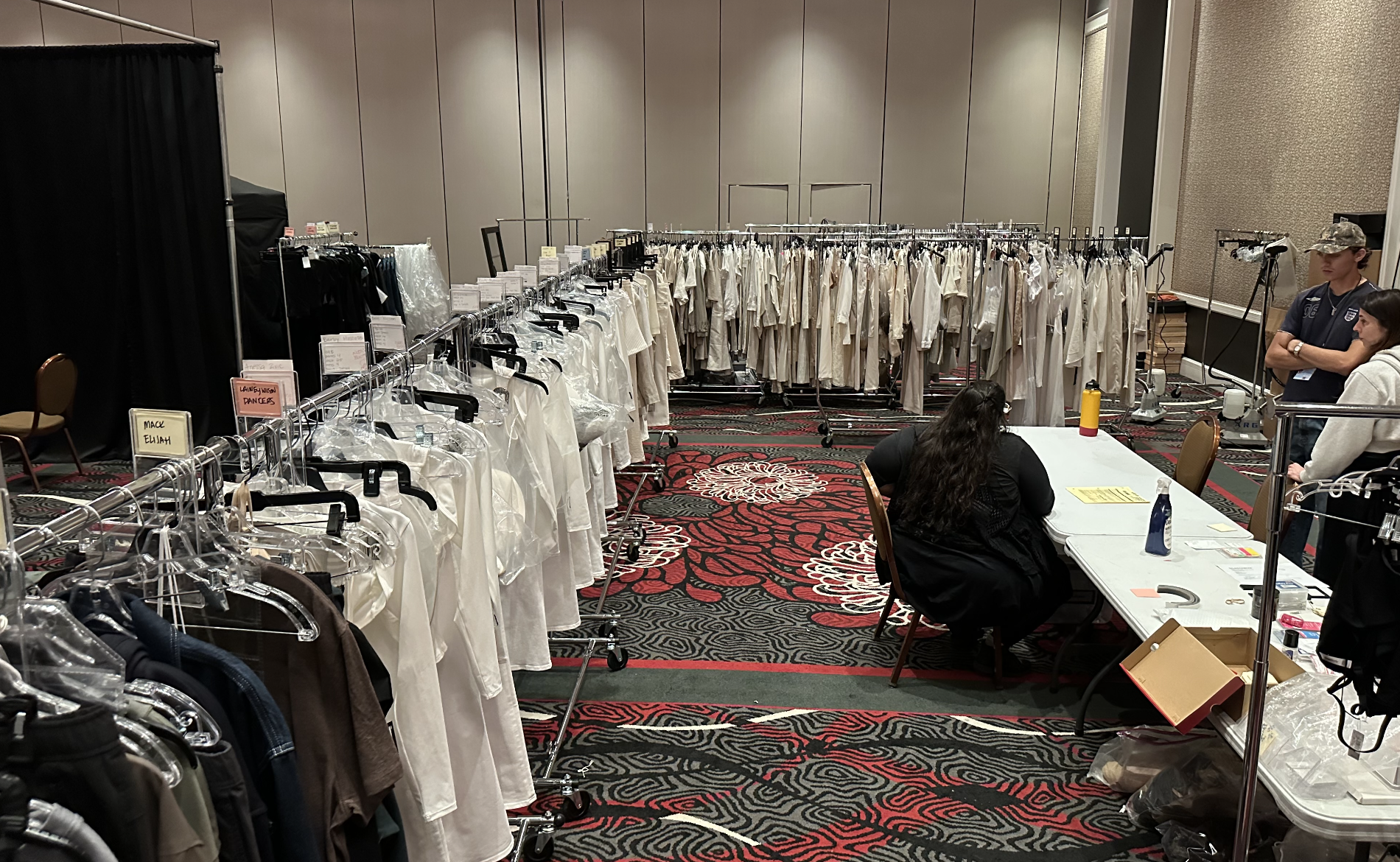 wardrobe room 61st CMA award show.png