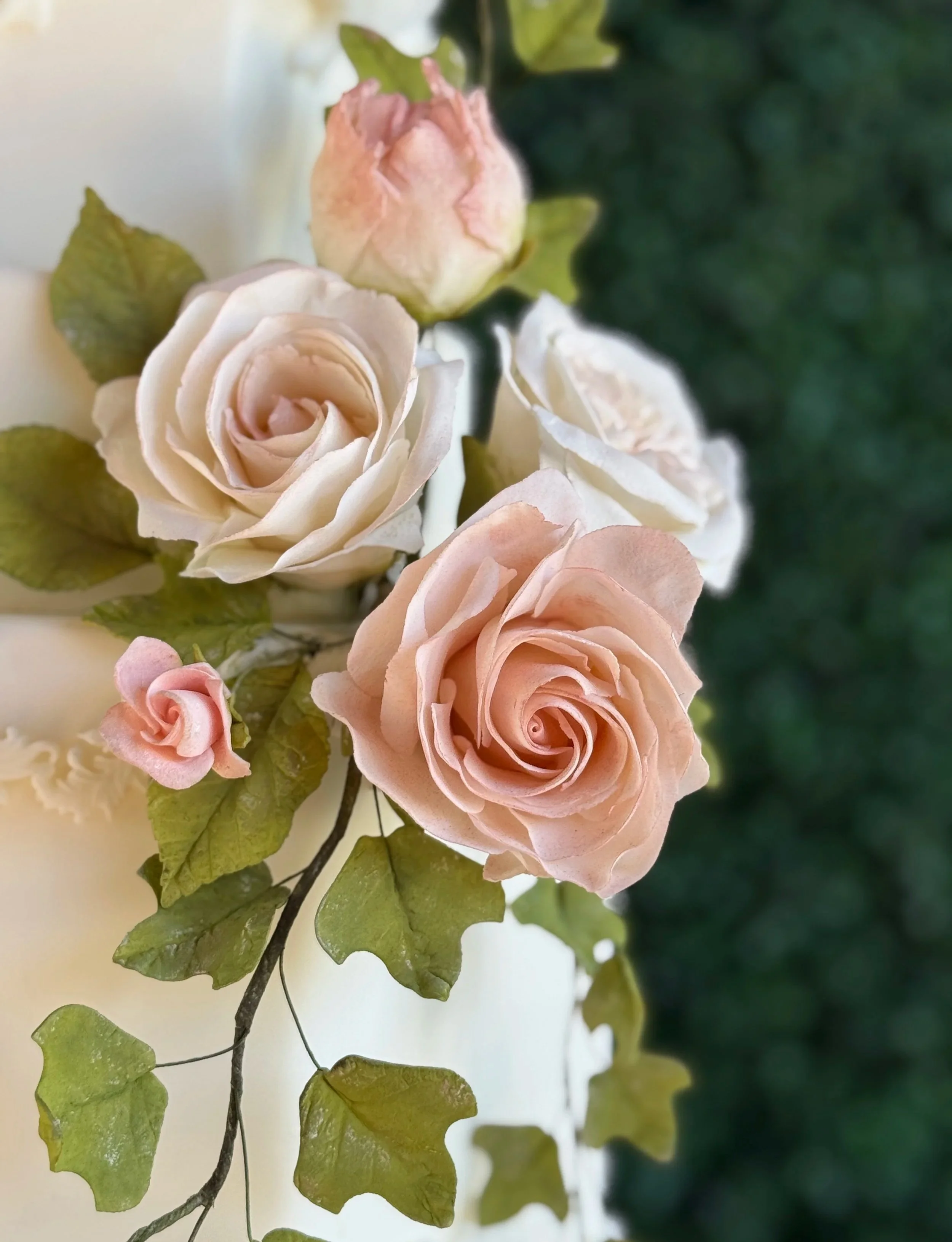 sugar roses wedding cake