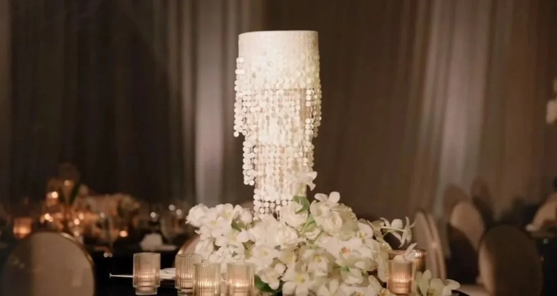 chandelier wedding cake