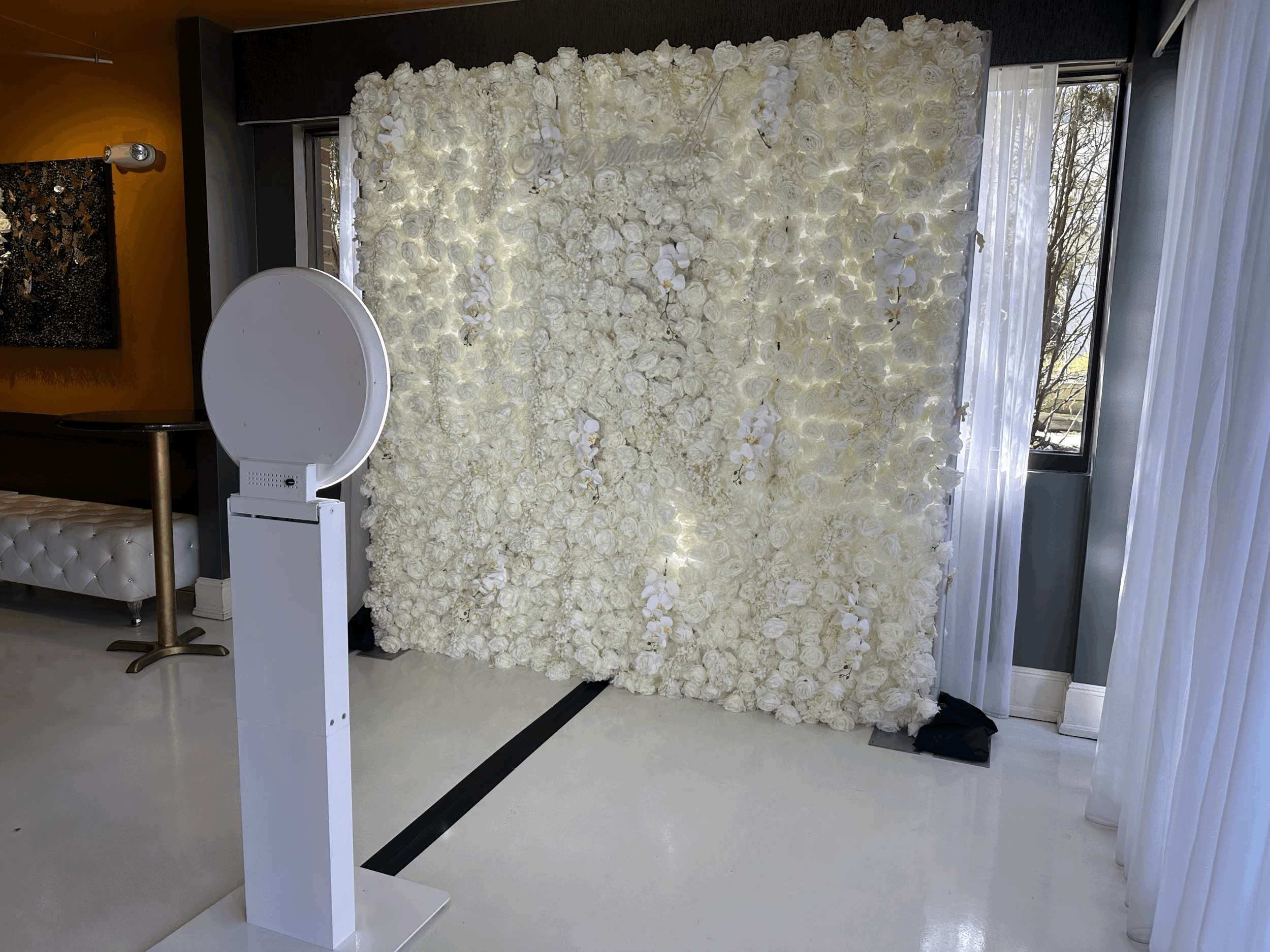 Should You Book Social Booth or Studio Booth for Your Wedding?