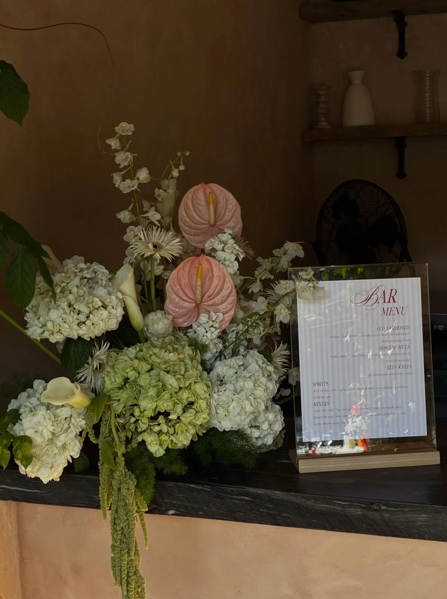 Introducing the bars ✨

coordinator: @infiniteloveevents 
venue + catering: @monserateweddings @monseratewinery 
photography: @cassidyophotos 
content creator: @mhcontentcreation 
florist: @brookebloom.co 
dj: @extremedjservice 
violinist: @benhoytvi