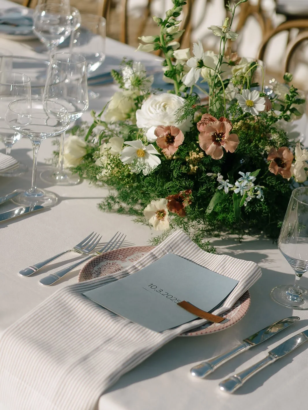 This day makes me feel 🥰🤭🫶🏼

planner: @anoushigevents 
photo: @kapephotography 
florals: @brookebloom.co 
venue: @theswannerhouse_1923 
entertainment: @secondsong_official 
rentals: @foundrentalco @sigpartyrentals @bbjlatavola 
H&amp;MU: @natalie