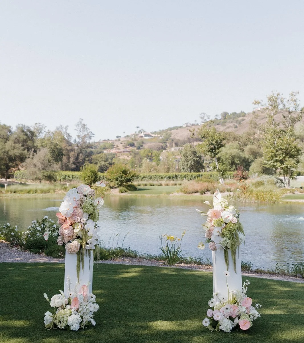 Ceremony details for K&amp;J
🍐🌸🪷

coordinator: @infiniteloveevents 
venue + catering: @monserateweddings @monseratewinery 
photography: @cassidyophotos 
content creator: @mhcontentcreation 
florist: @brookebloom.co 
dj: @extremedjservice 
violinis