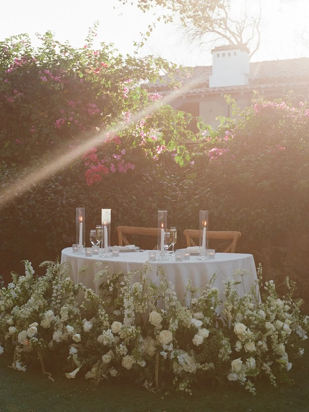 Reception details for A&amp;M 🦢

coordinator: @yourqrwedding 
venue: @quailranchevents 
photo &amp; video: @madlovemedia_ 
florist: @brookebloom.co 
catering: @commandperformancecatering 
dj: @danielthe_goat 
signage: @olivewood.creative