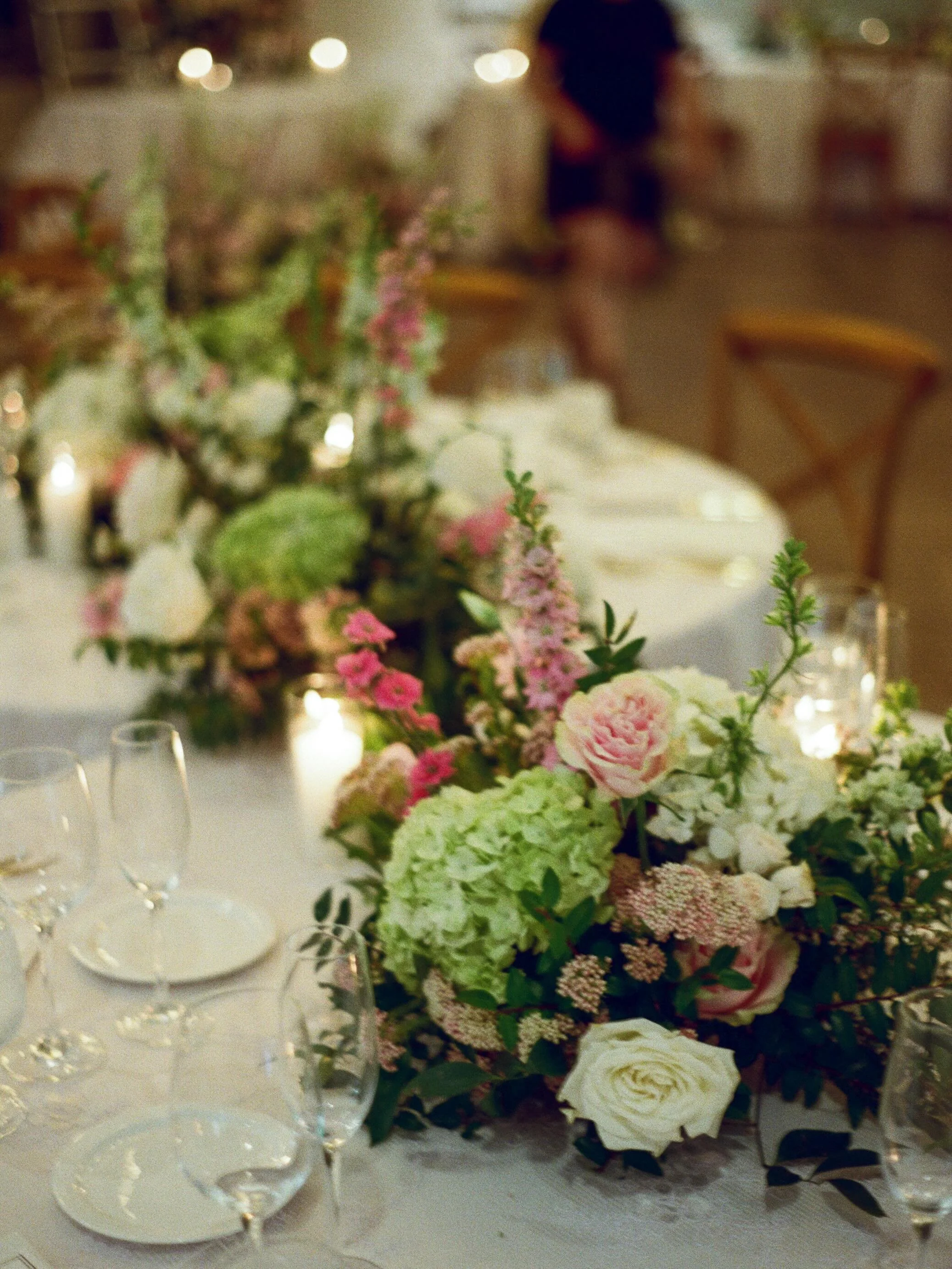 Reception flowers on film!!!

planner: @ivorystoneeventco 
venue: @estancialajolla 
photographer: @tayjoyphoto 
video: @ramediaco 
florist: @brookebloom.co 
rentals: @eventpartyrentalssd @detailsbybohobabes 
entertainment: @pacificentertainment @pink