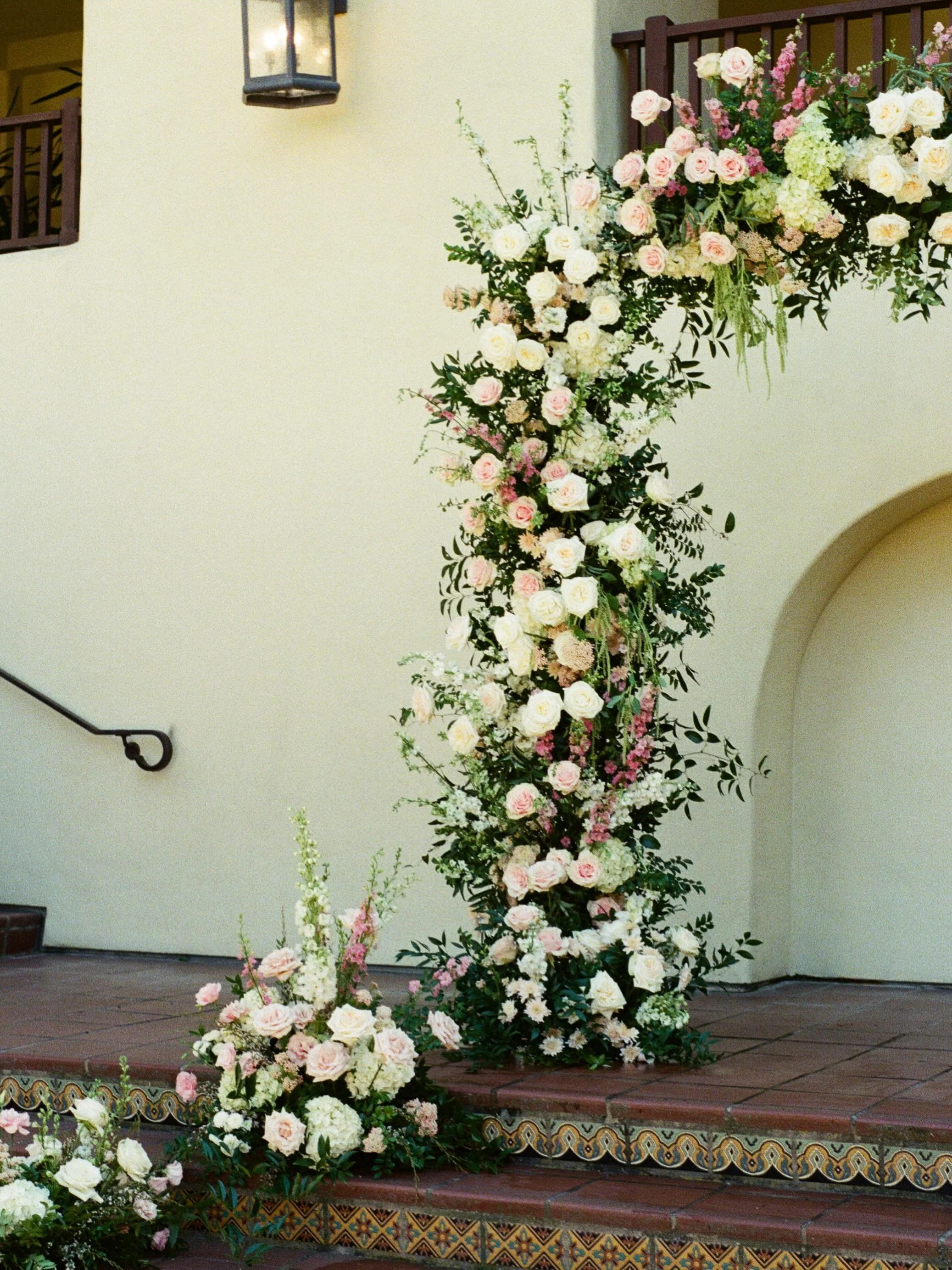 Ceremony flowers on film!!

planner: @ivorystoneeventco 
venue: @estancialajolla 
photographer: @tayjoyphoto 
video: @ramediaco 
florist: @brookebloom.co 
rentals: @eventpartyrentalssd @detailsbybohobabes 
entertainment: @pacificentertainment @pinkmo