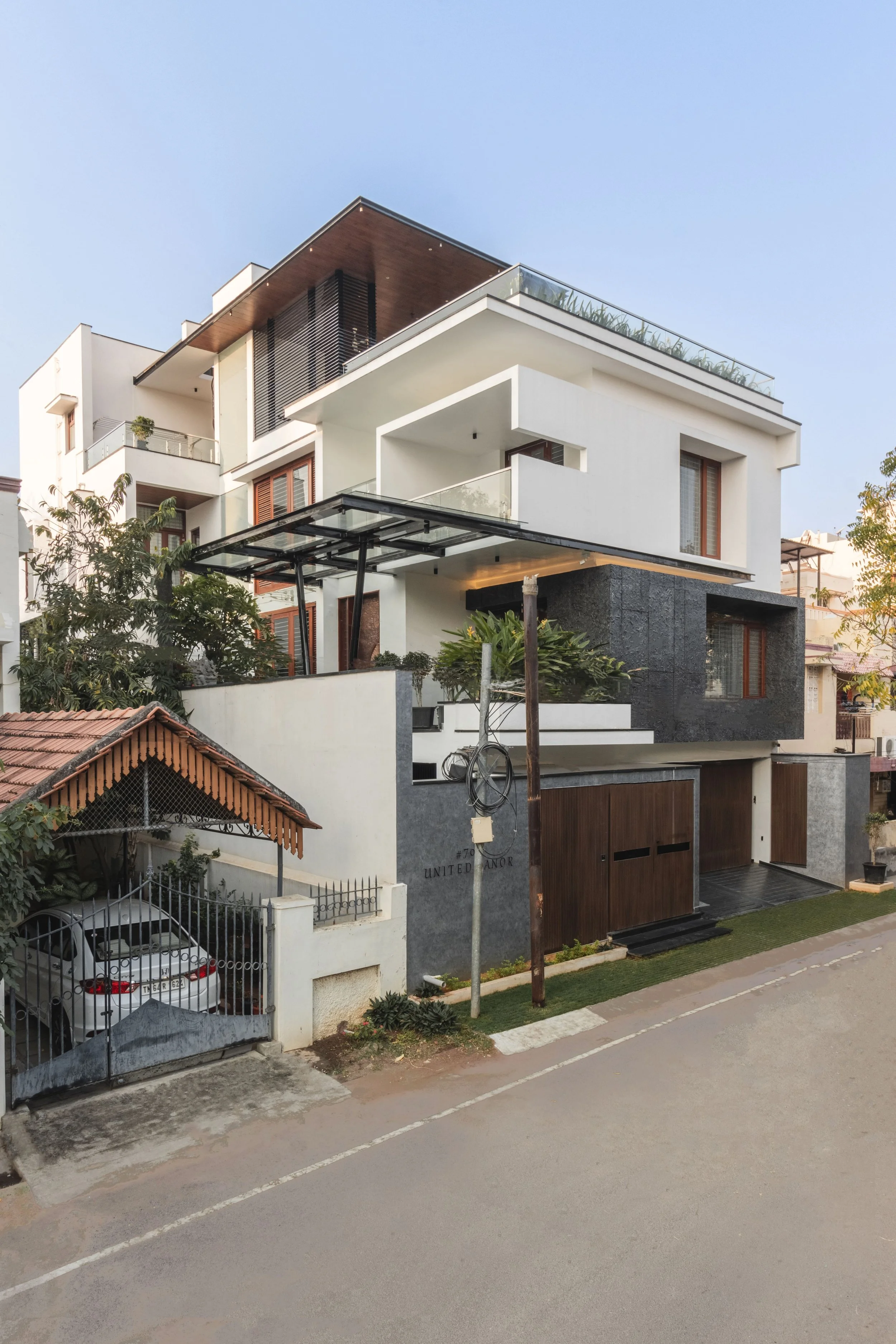 Residence for Mr. Ashok-36 fix 2 without cables.jpg