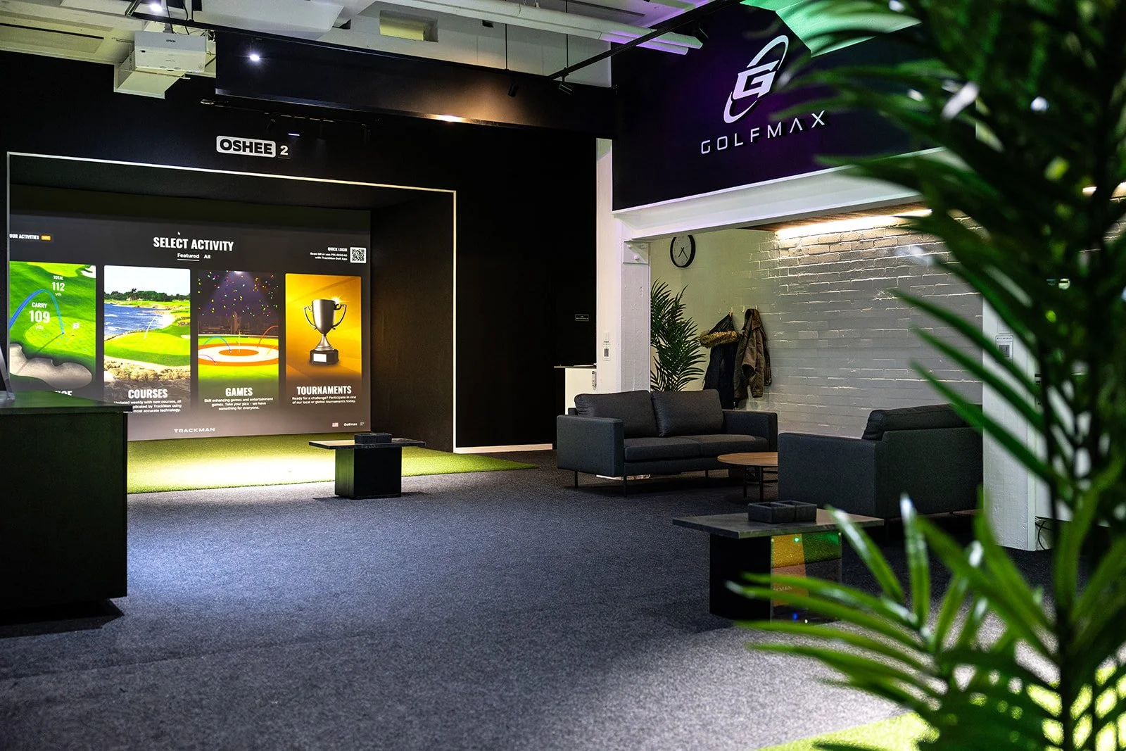 Golfmax 24/7 Golfsimulaattori Helsingin Lauttasaaressa