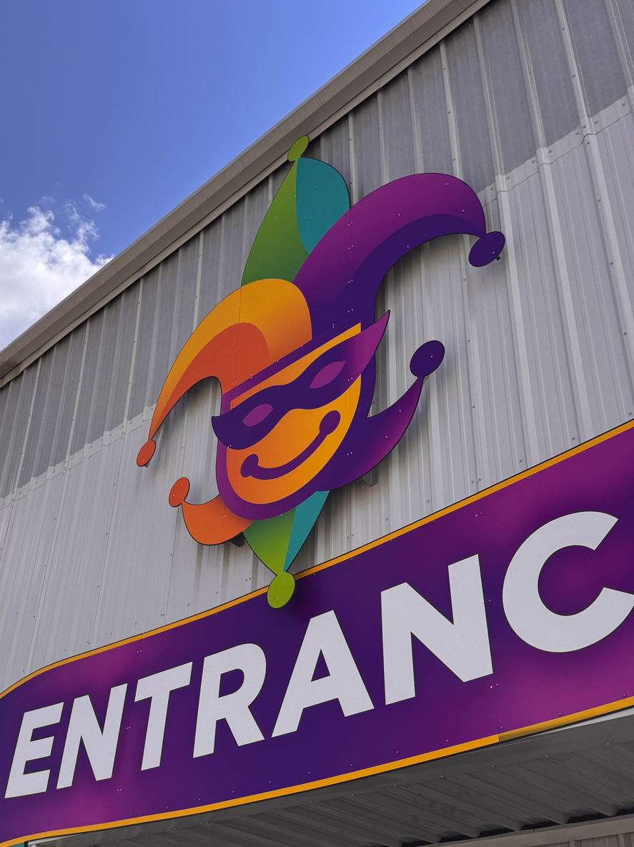 OPASIGNS_MARDIGRASWORLD_DETAIL.png